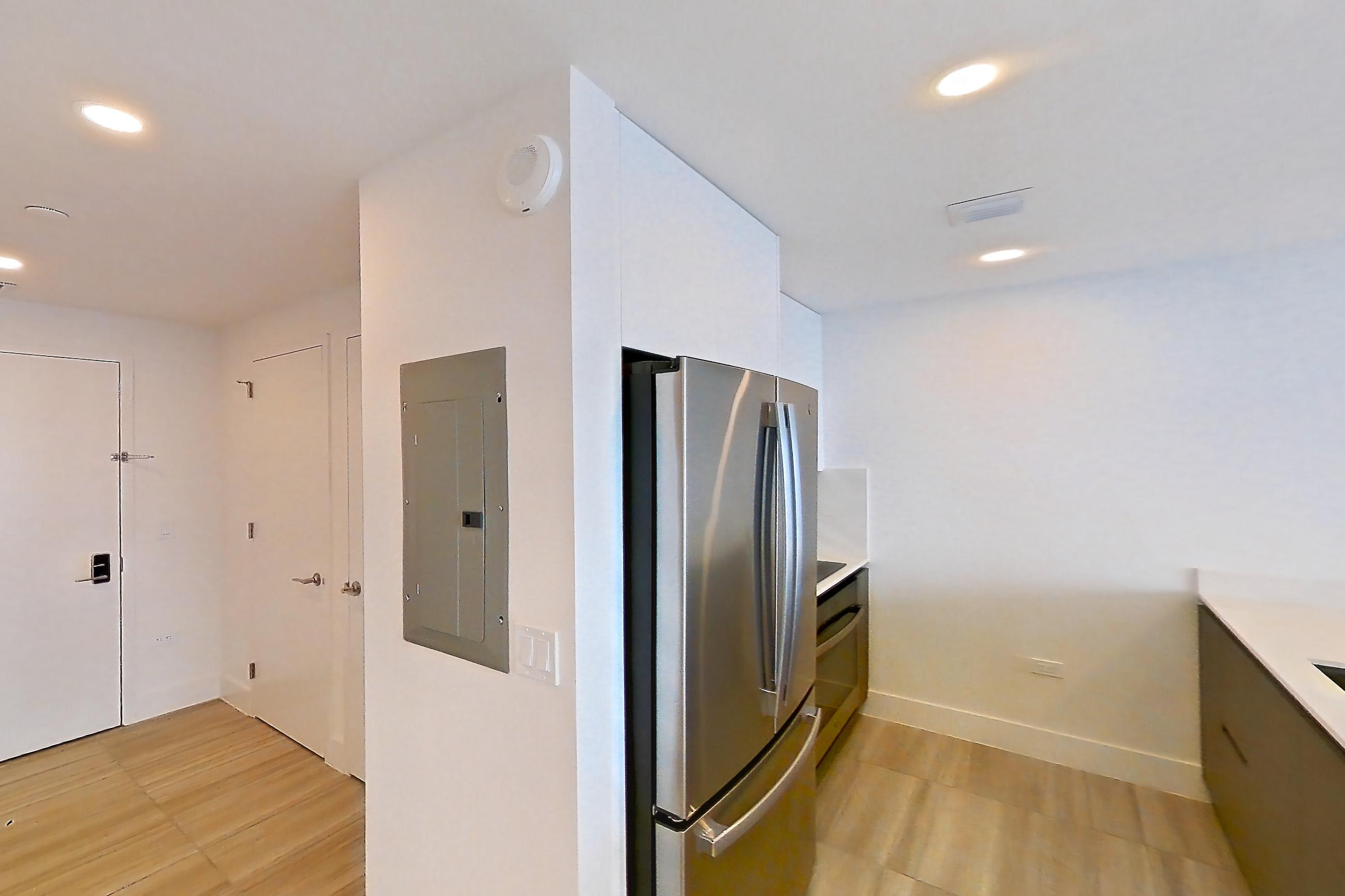 KITCHEN ENTRYWAY