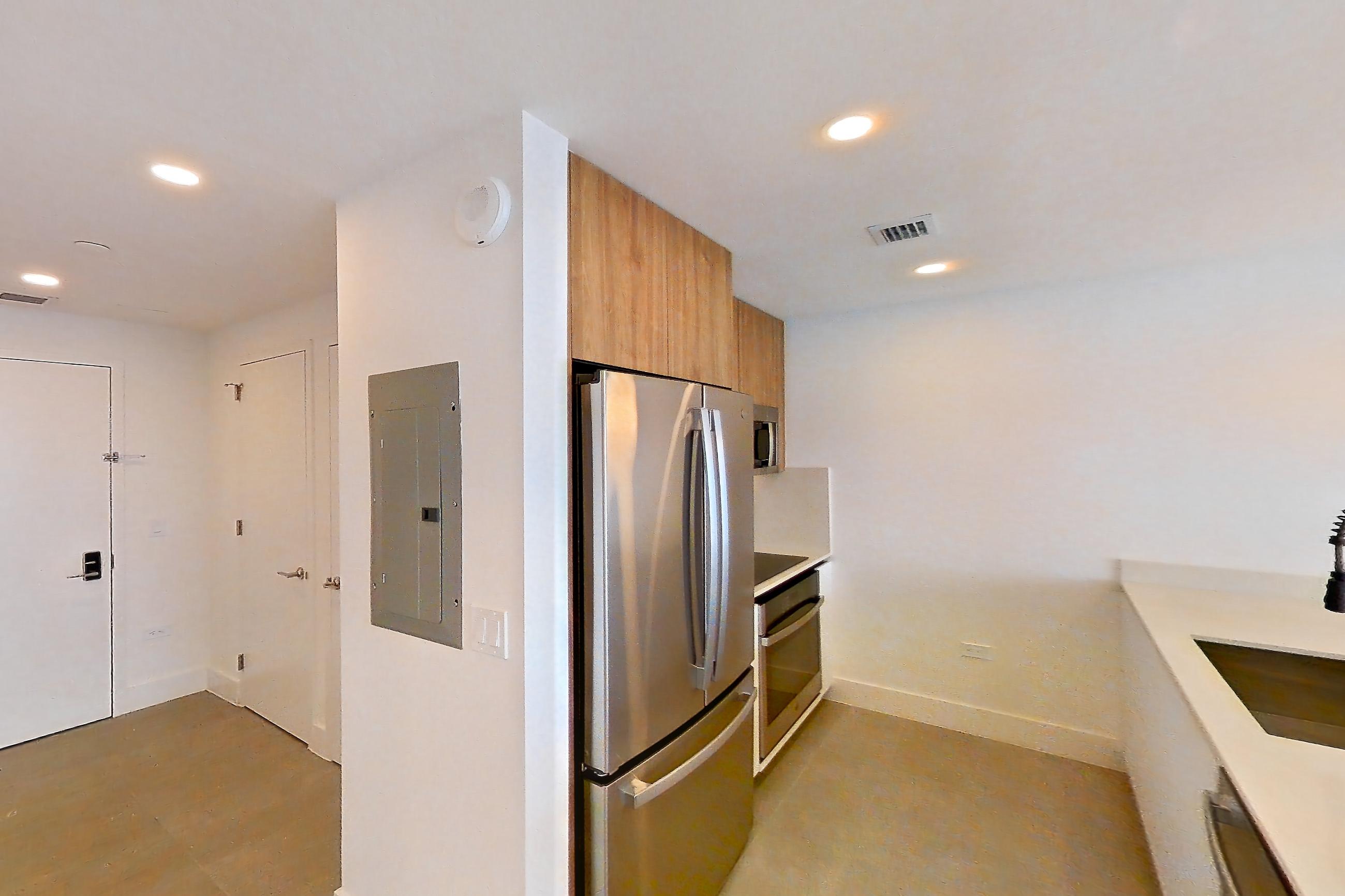 KITCHEN ENTRYWAY