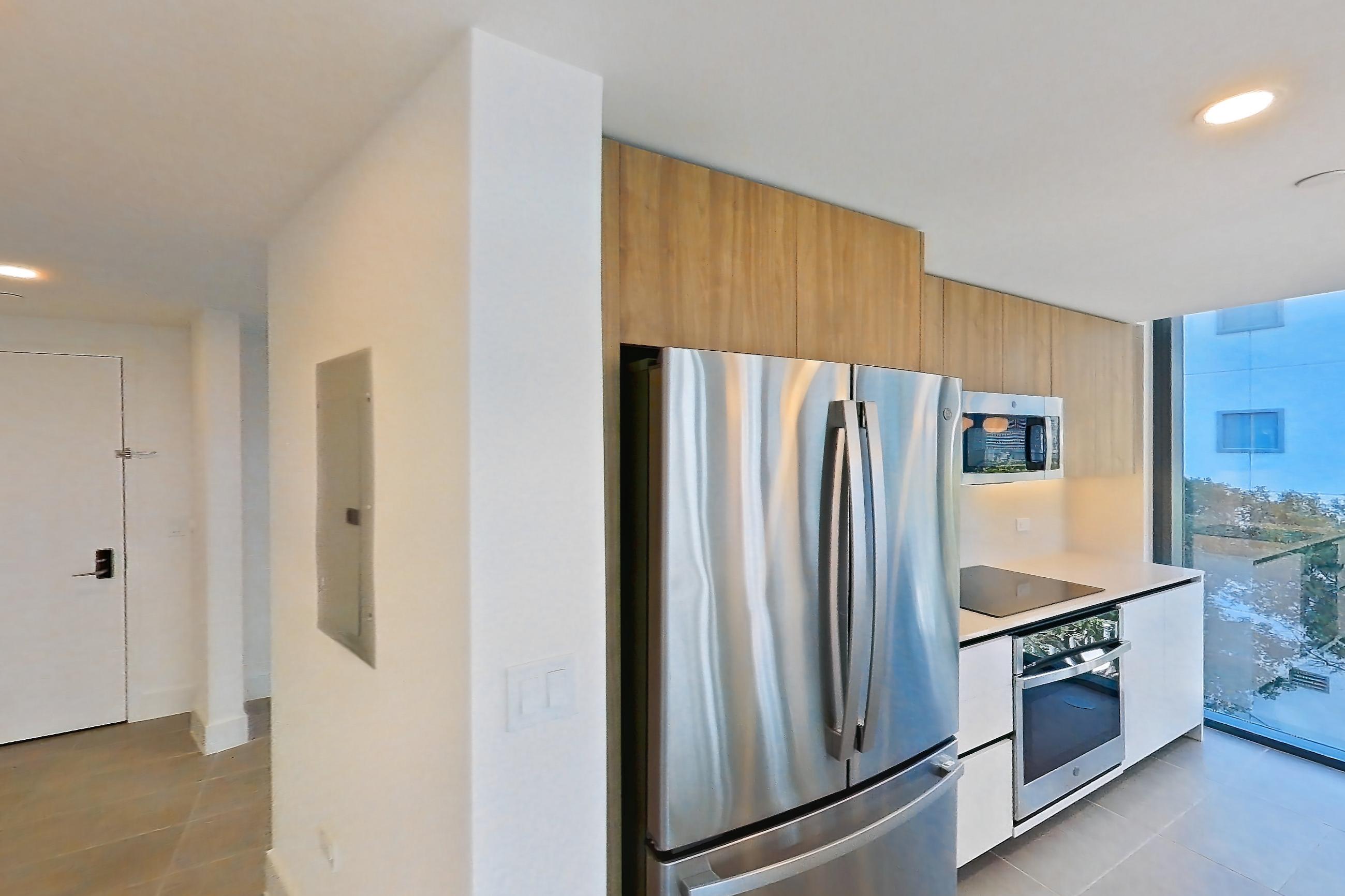 KITCHEN ENTRYWAY