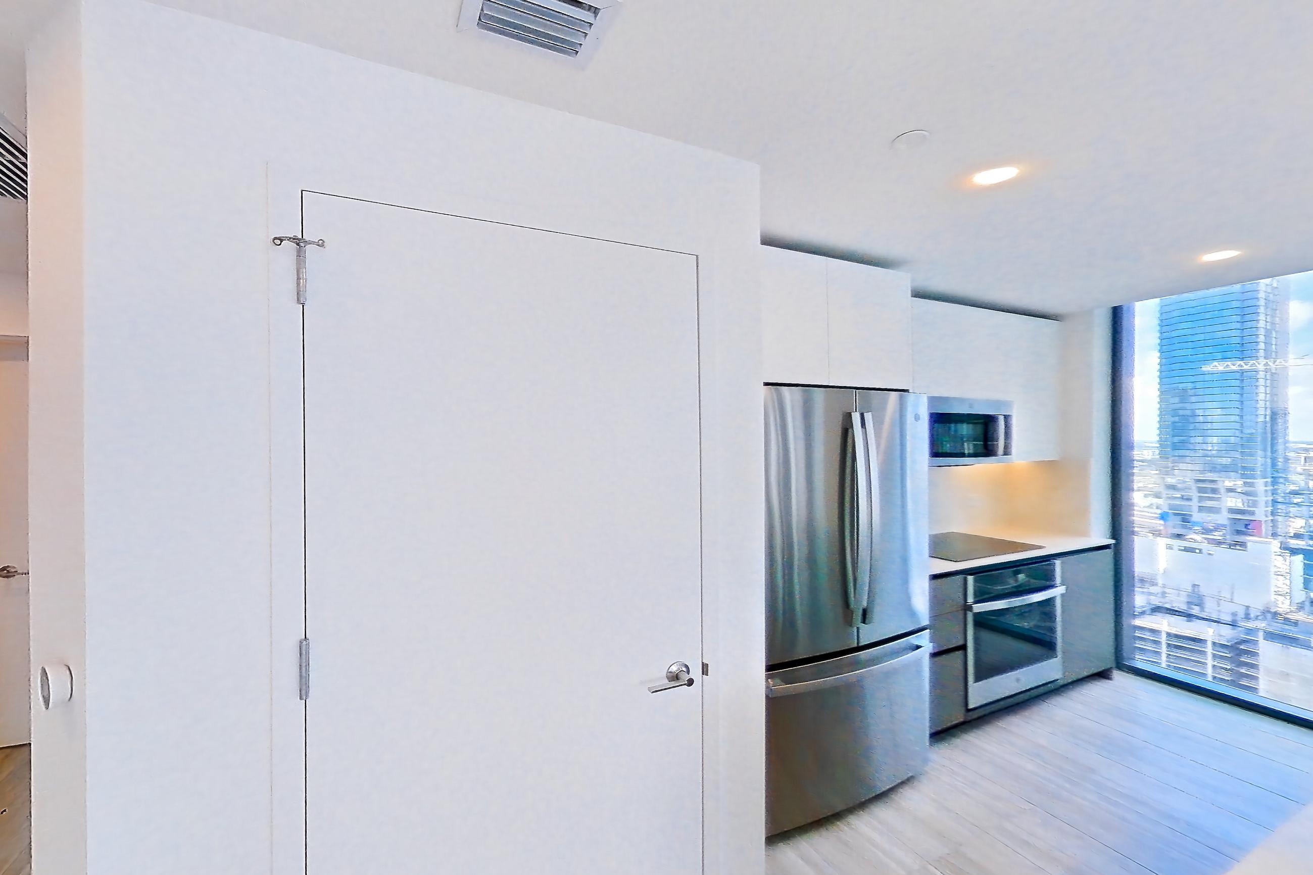 KITCHEN ENTRYWAY