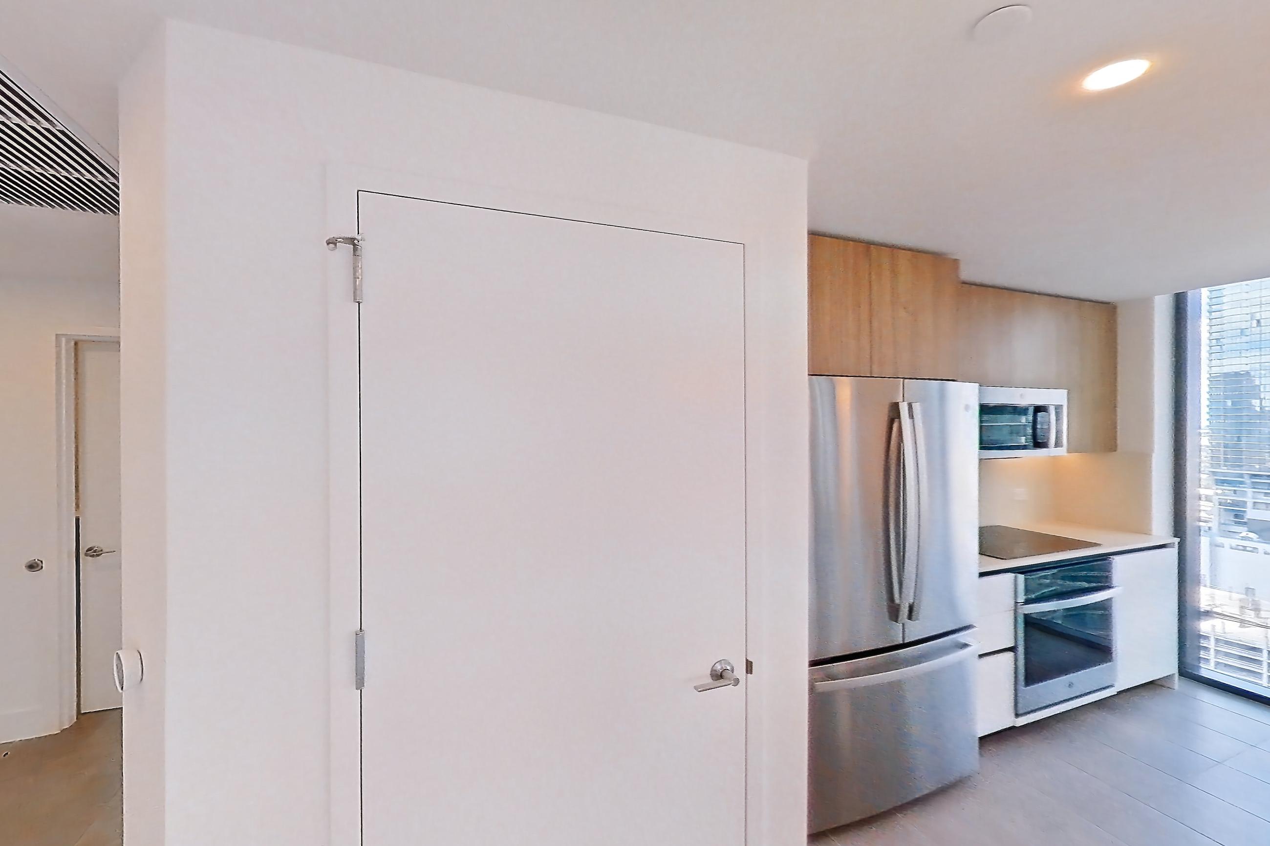 KITCHEN ENTRYWAY
