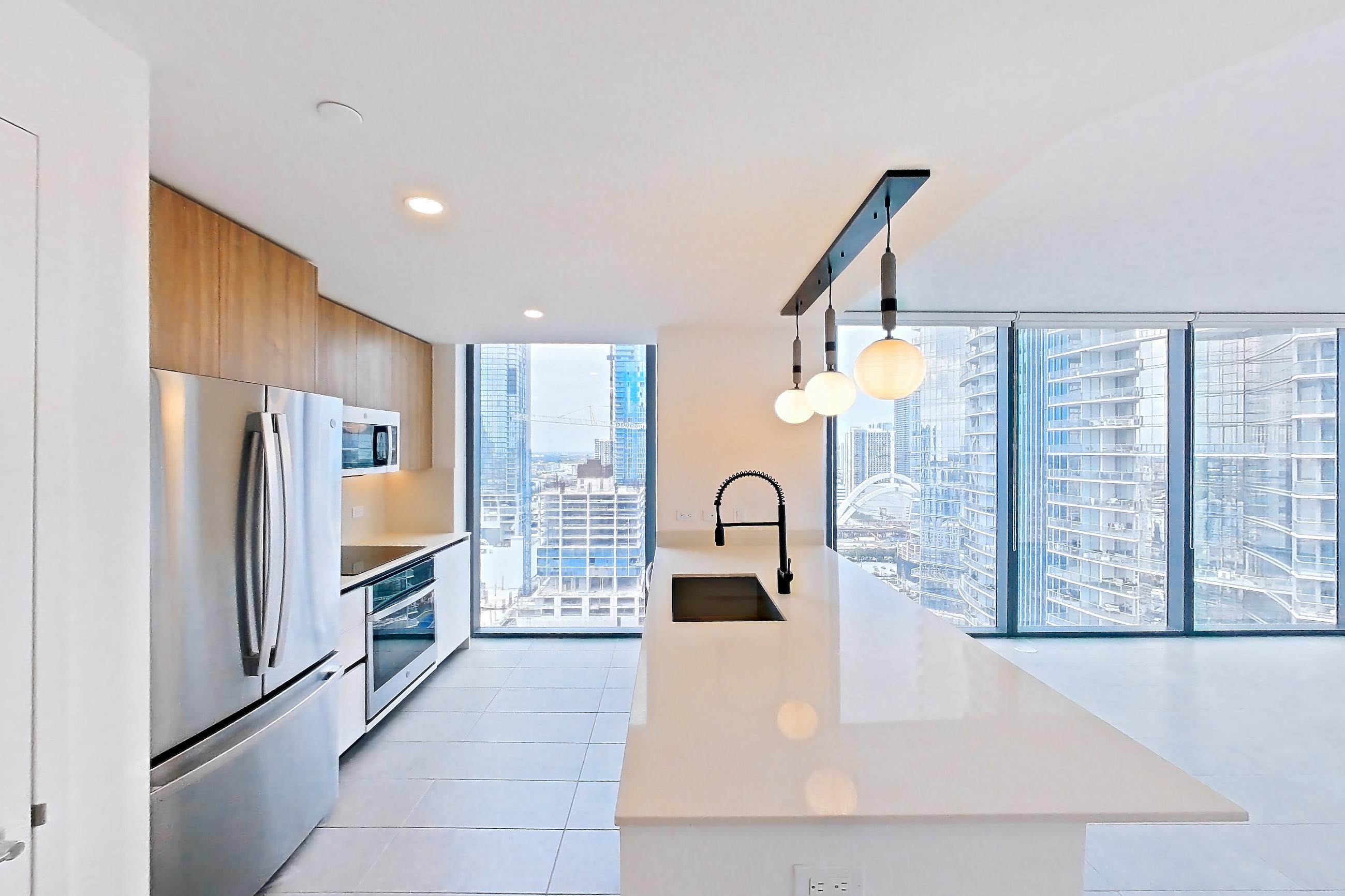 KITCHEN ENTRYWAY