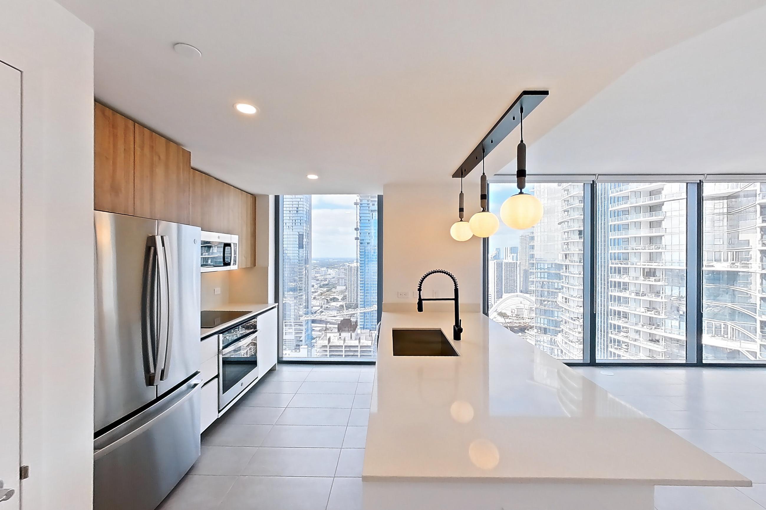 KITCHEN ENTRYWAY