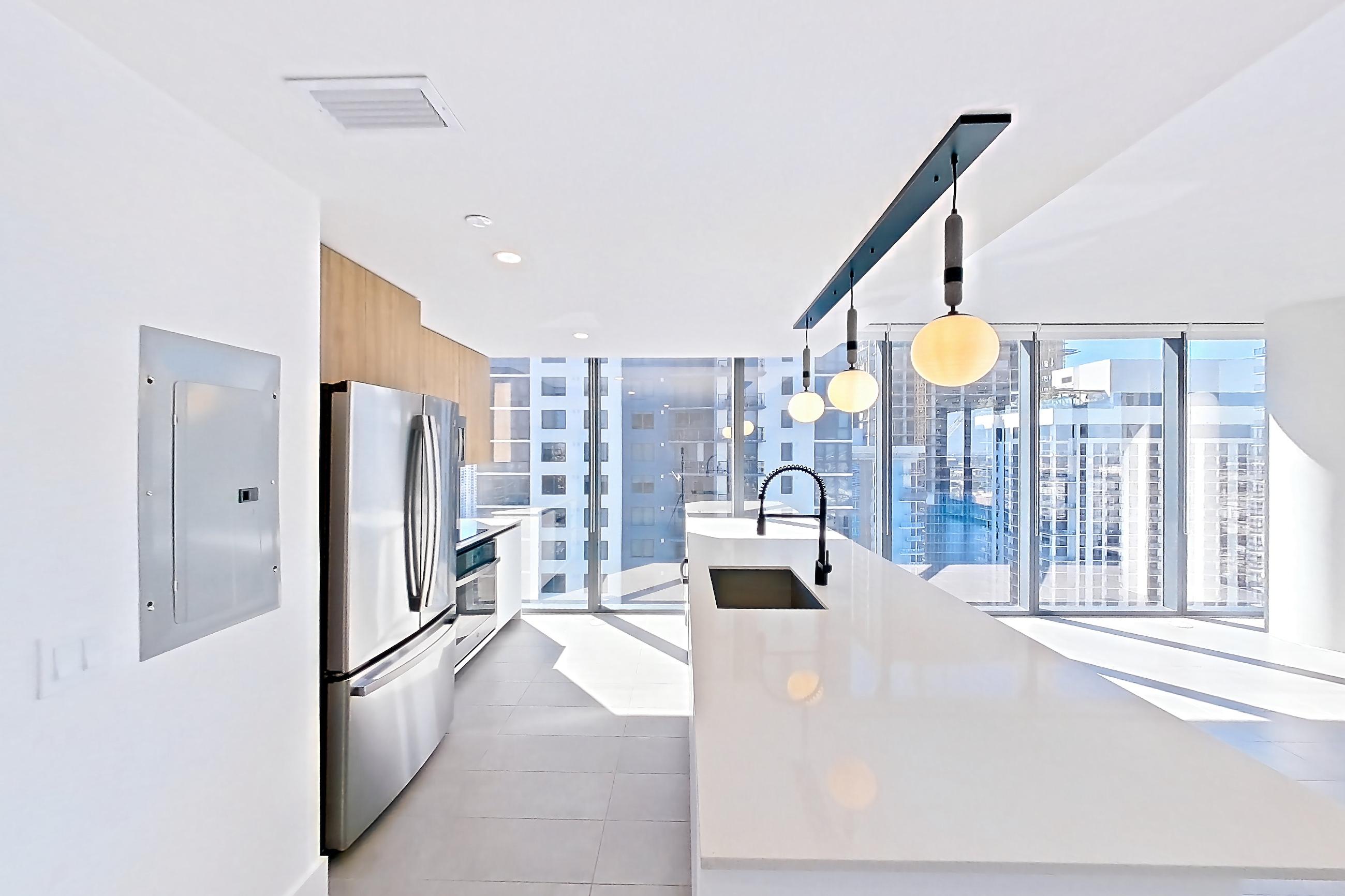 KITCHEN ENTRYWAY