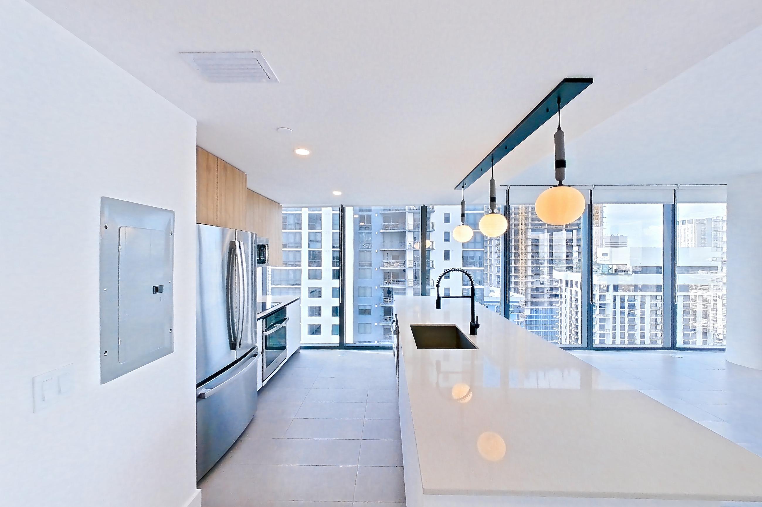 KITCHEN ENTRYWAY