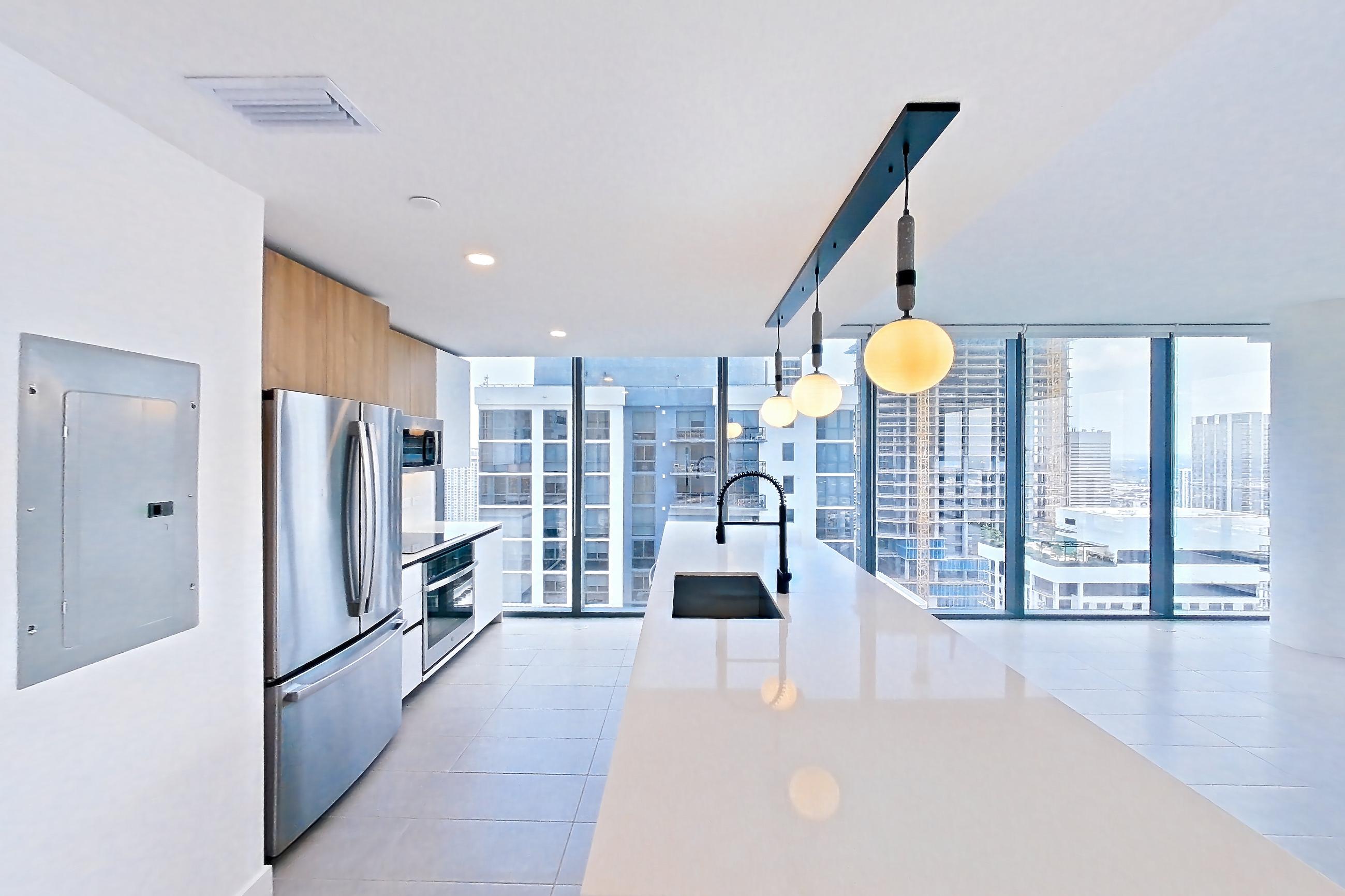 KITCHEN ENTRYWAY