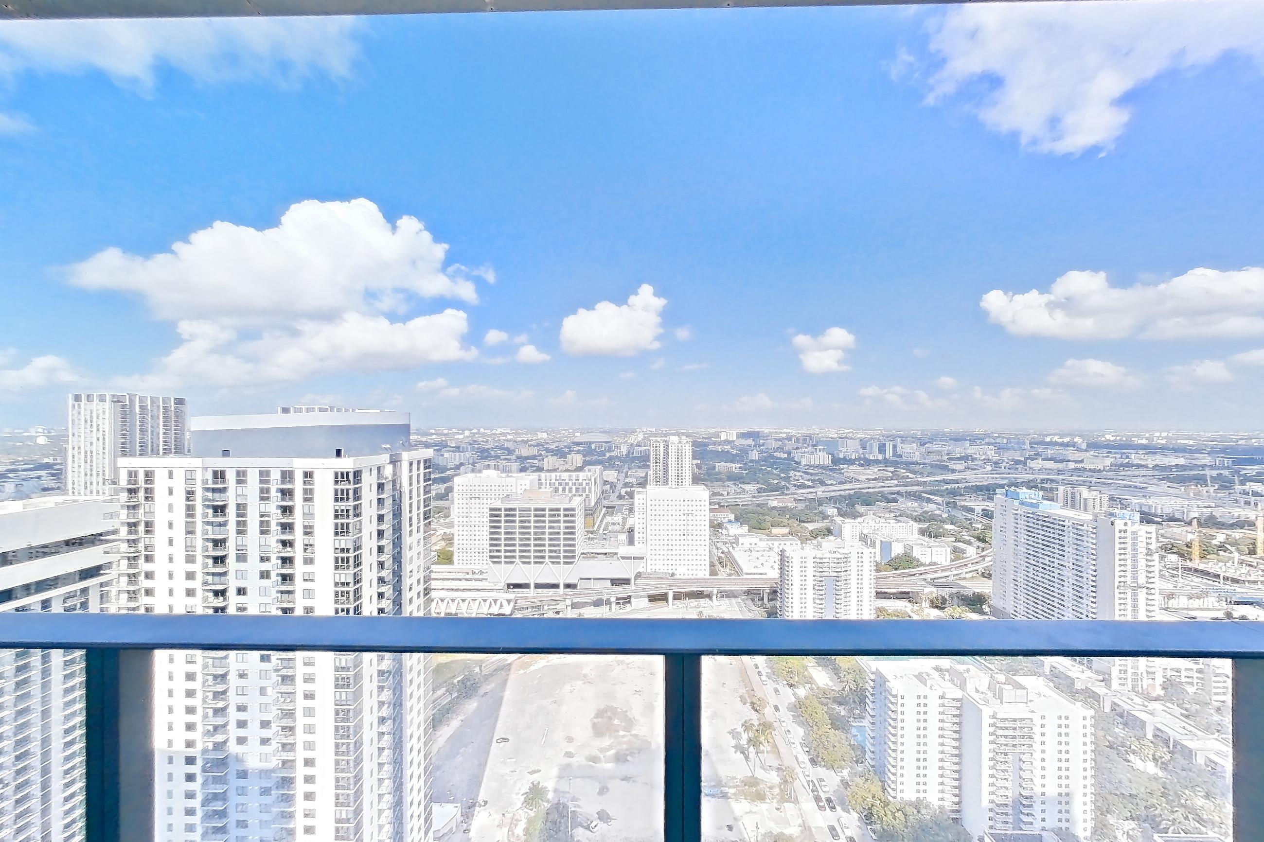 BALCONY LIVING ROOM SIDE
