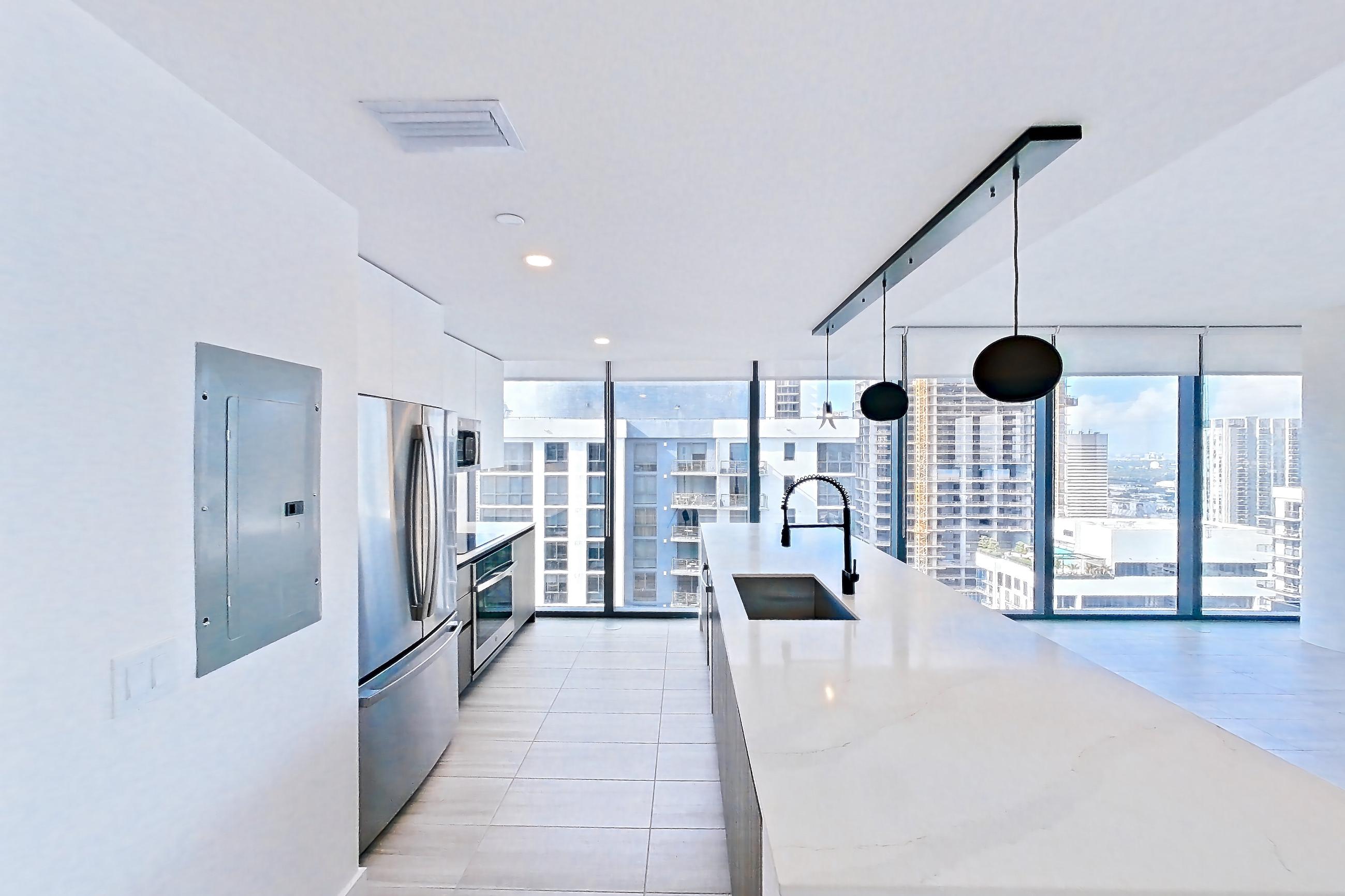 KITCHEN ENTRYWAY