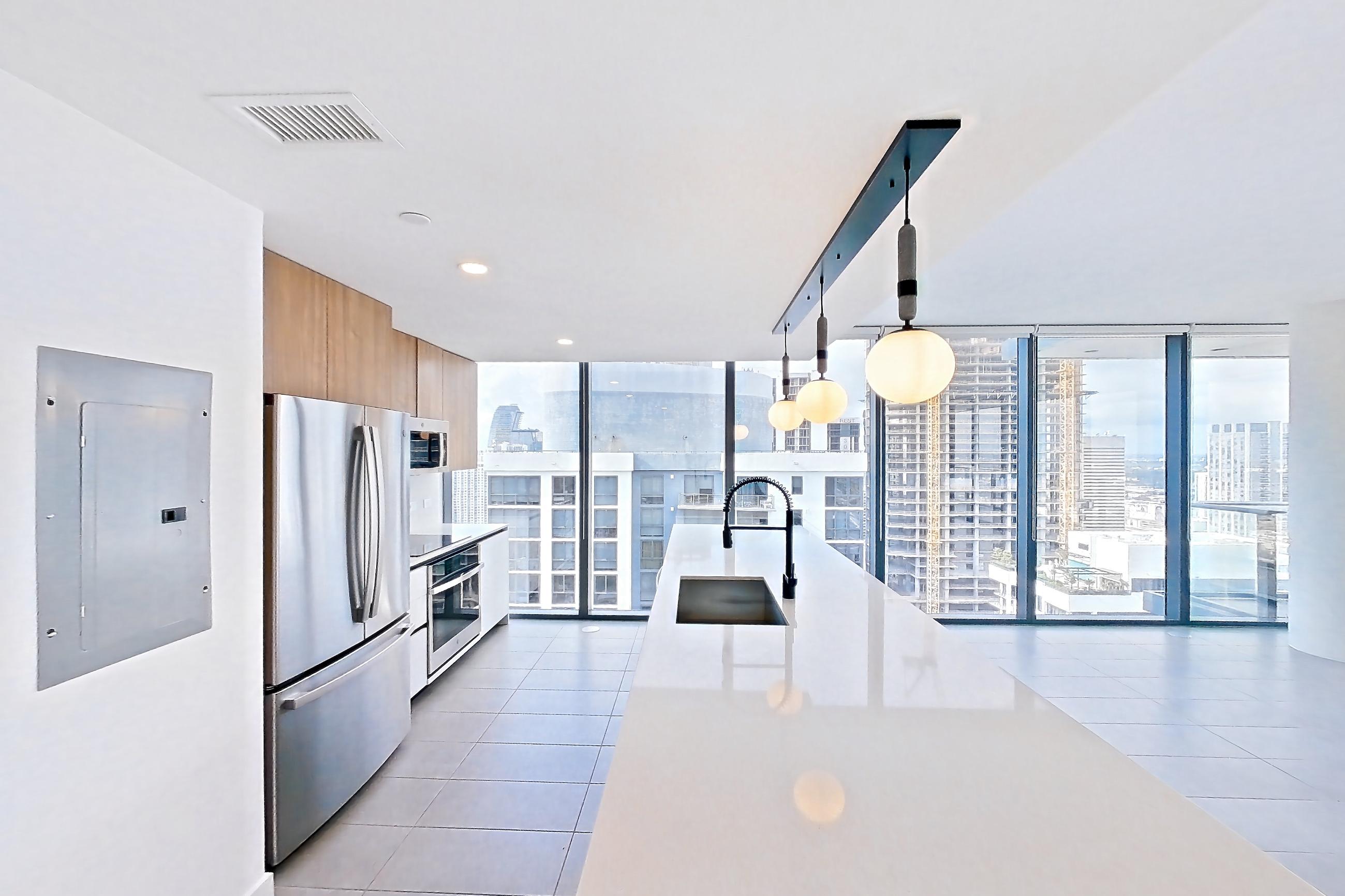 KITCHEN ENTRYWAY