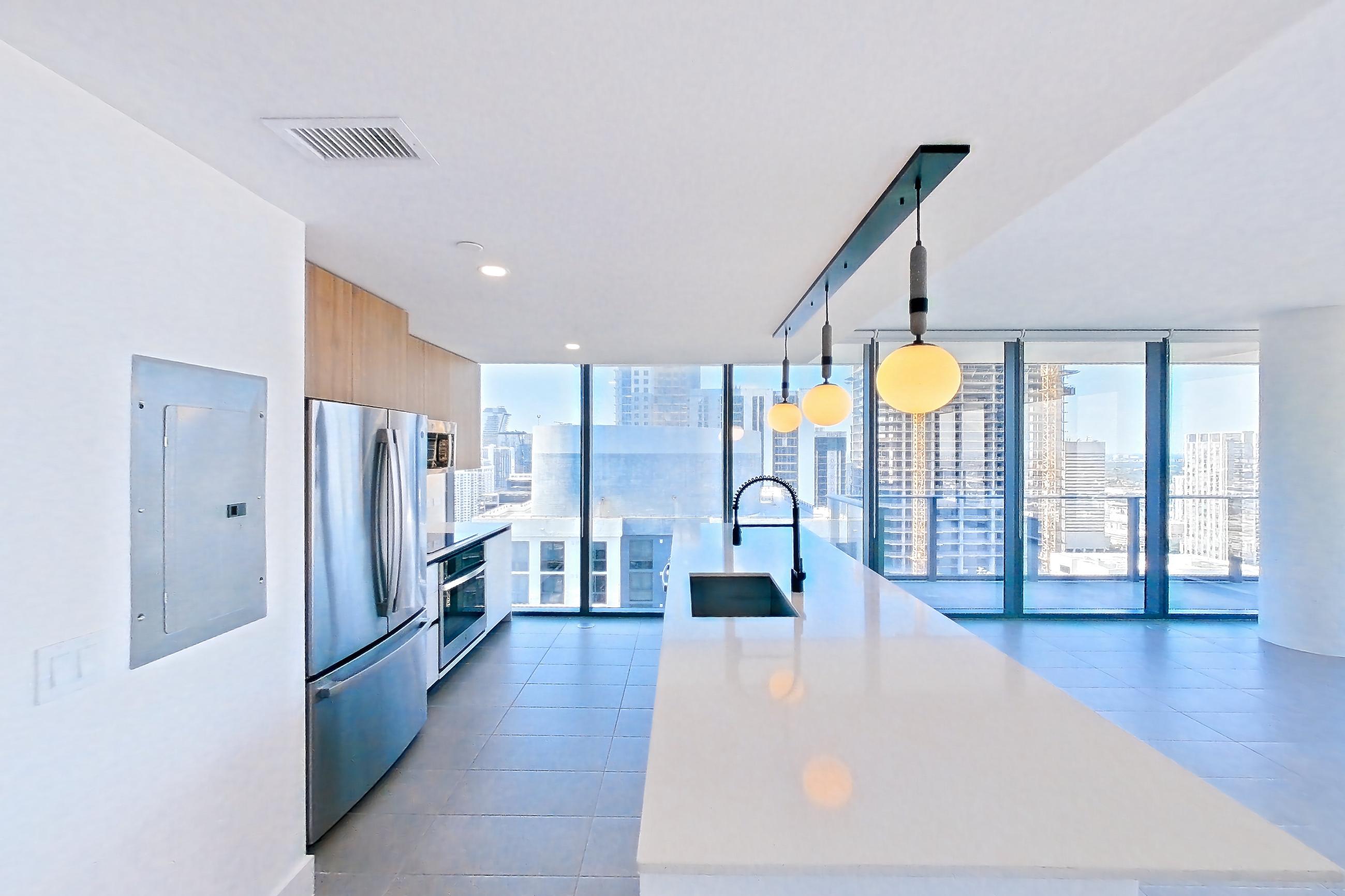 KITCHEN ENTRYWAY