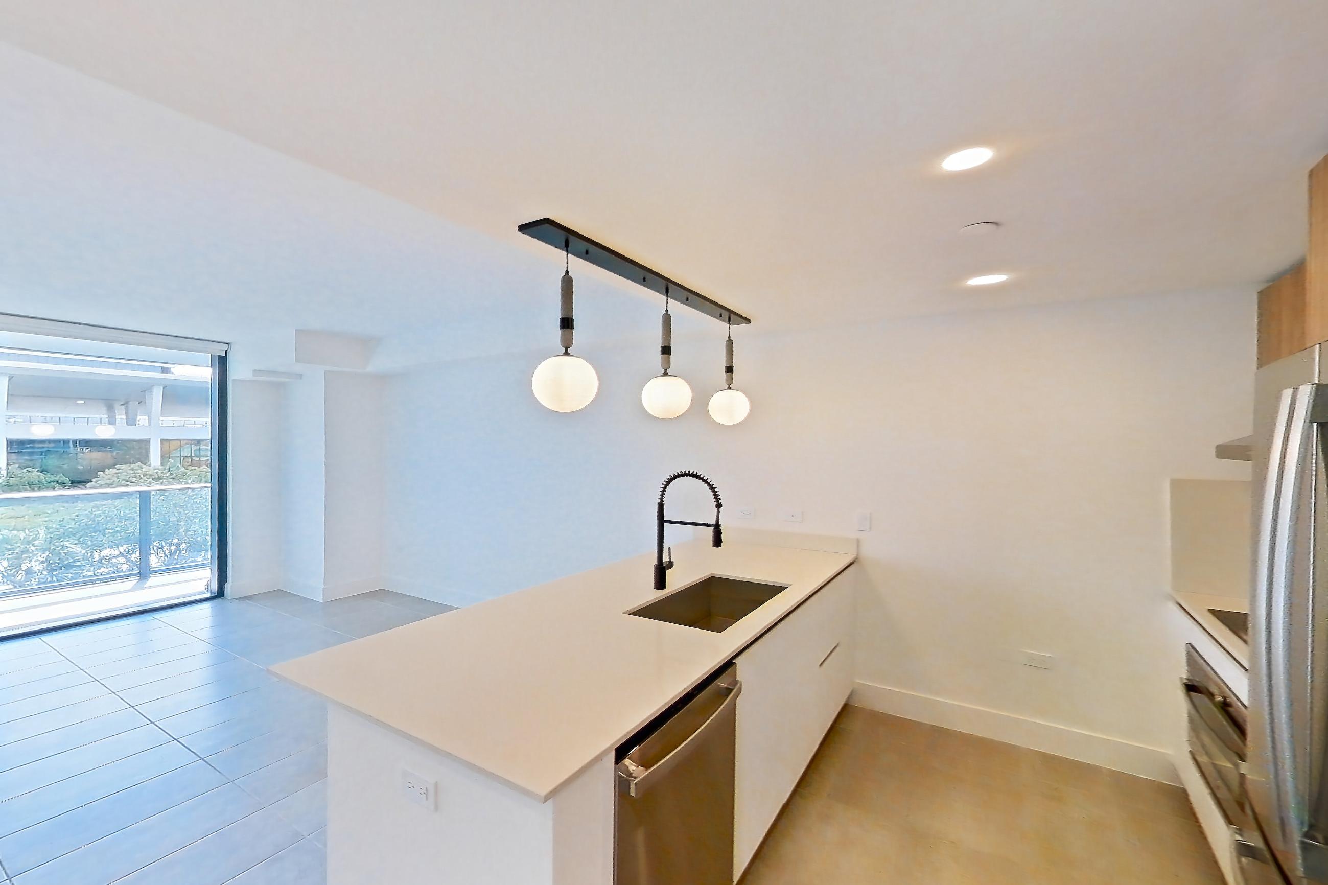 KITCHEN ENTRYWAY