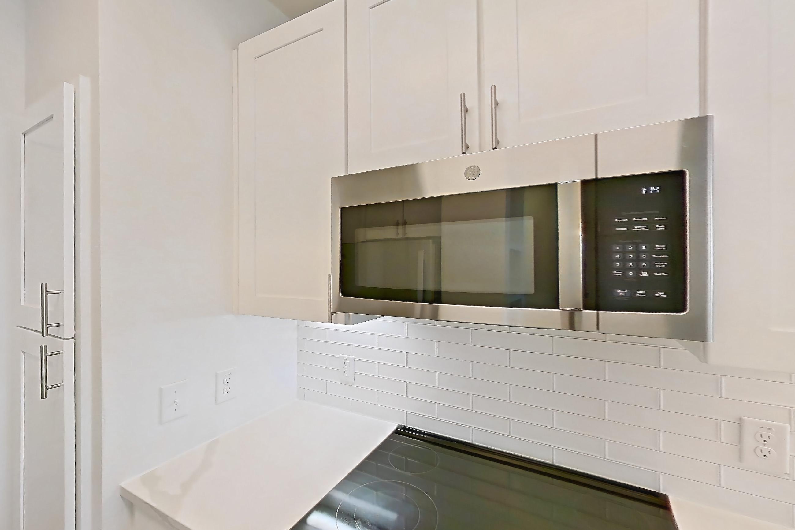 Kitchen in a 1G floor plan apartment, representative of Apartment 09306 at Embree Hill