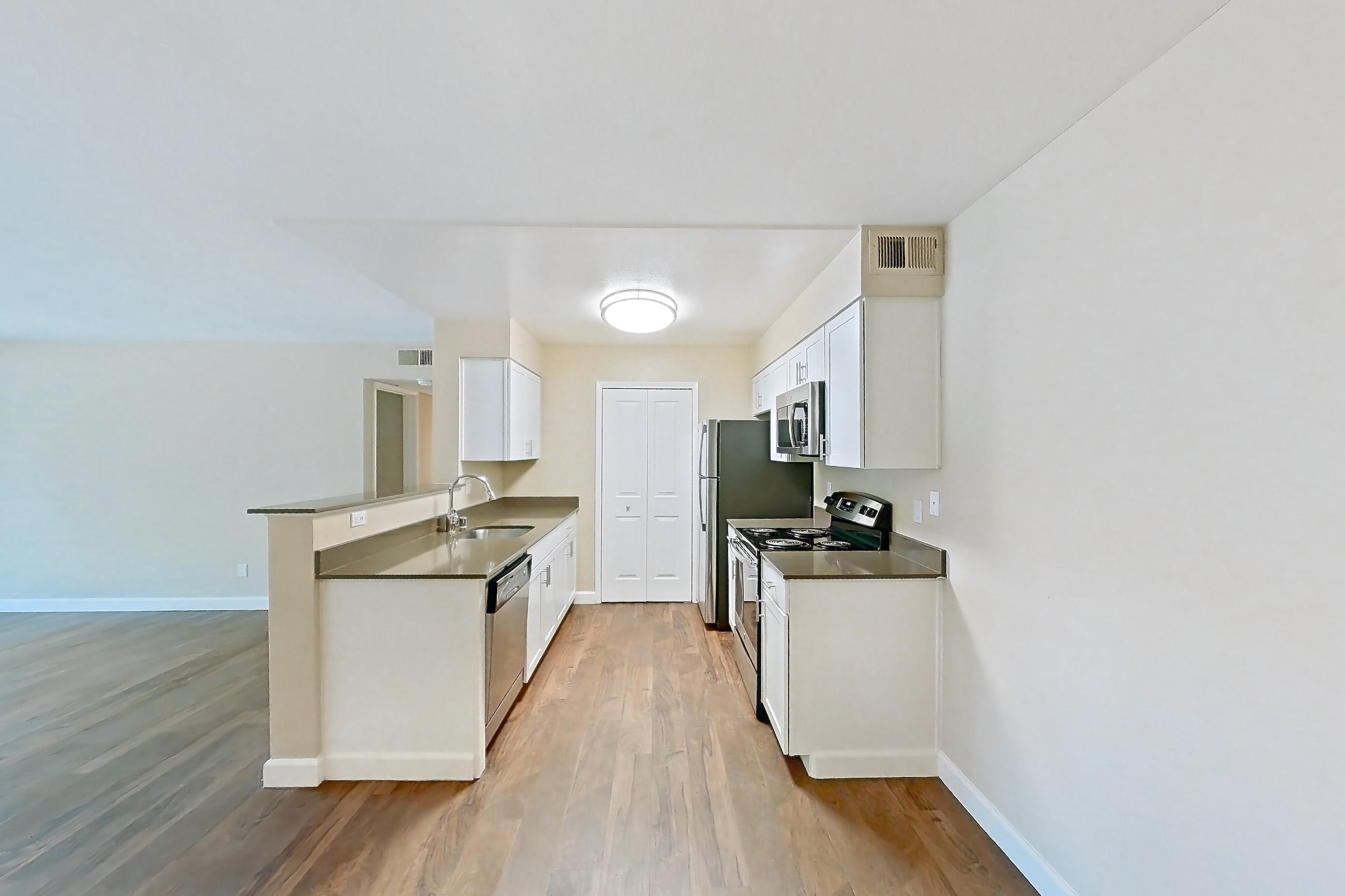 DINING ROOM (representative of this floor plan)