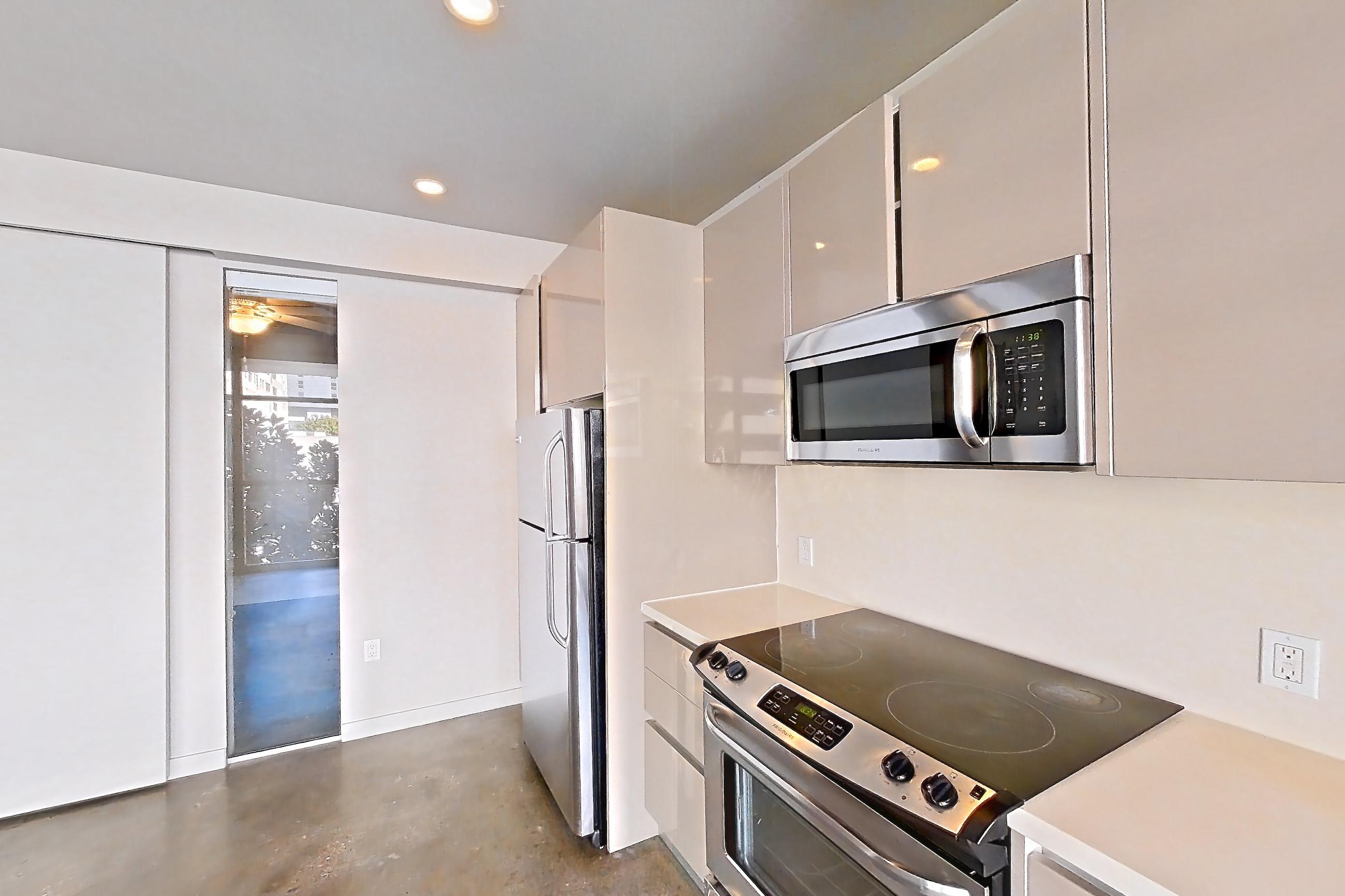 Kitchen, Apartment 0-2003 at Eighth and Grand