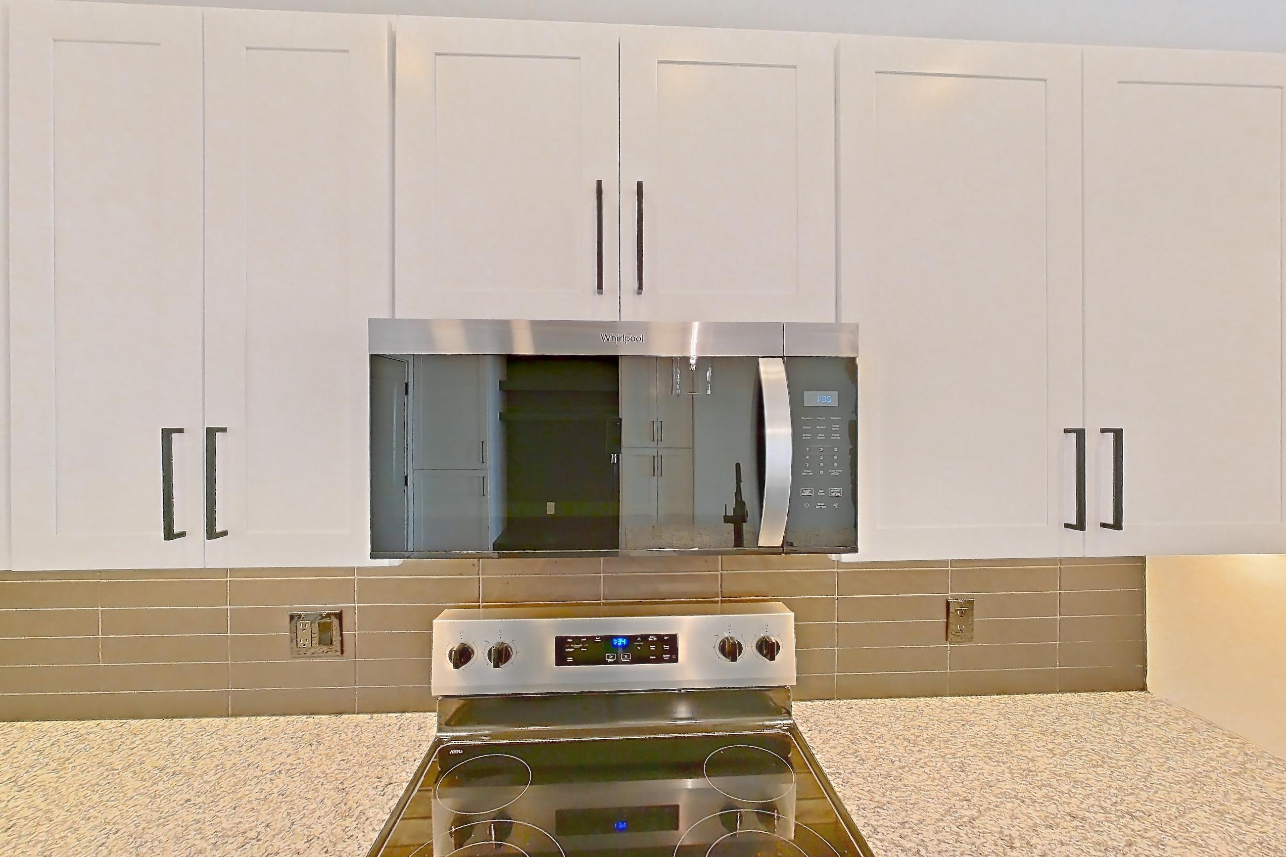 Kitchen in Apartment 1-214 at Cortland Peterson, A5 floor plan
