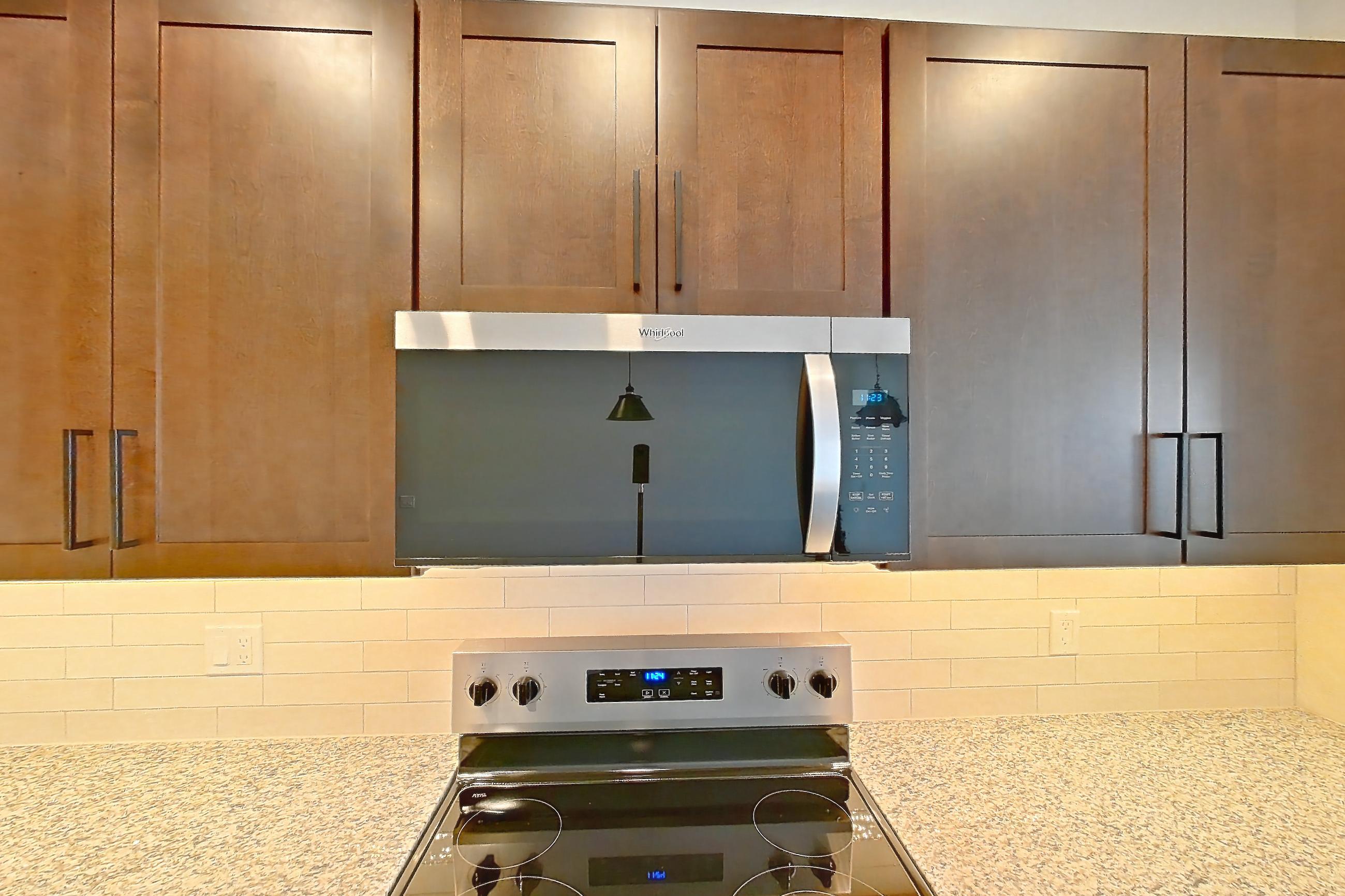 Kitchen in Apartment 1-116 at Cortland Peterson, B4 floor plan