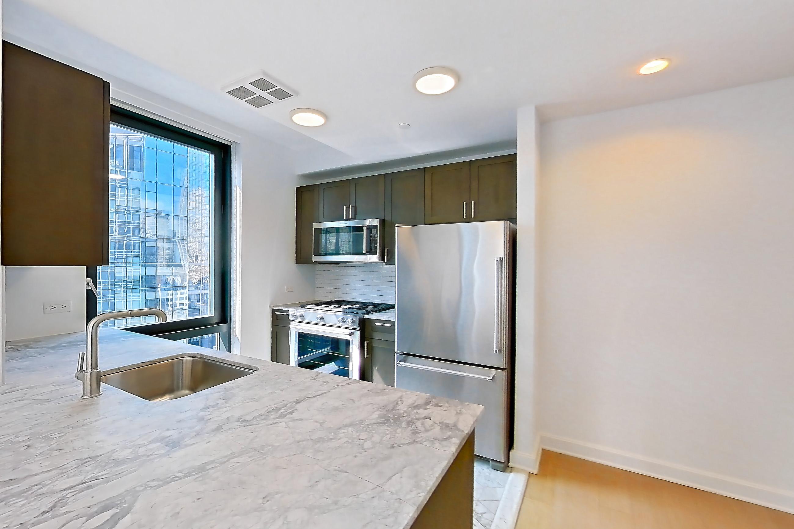 KITCHEN CLOSET