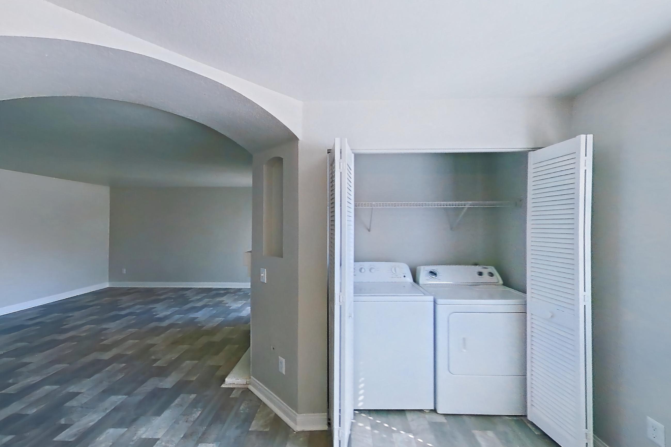 Dining room in a 1A floor plan apartment, representative of Apartment 2141 at Vintage Pointe