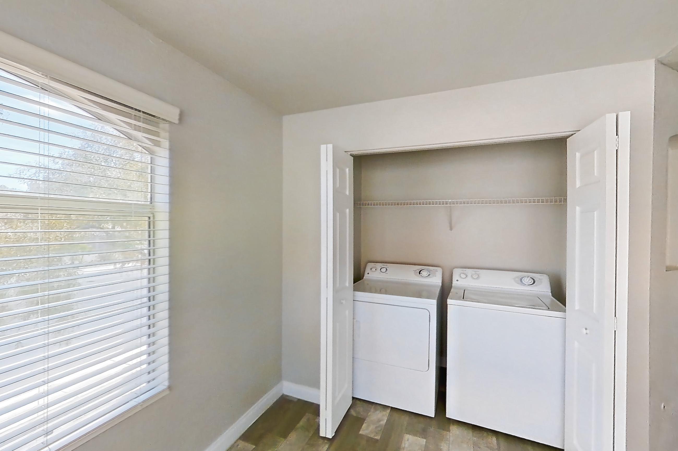 Dining room in a 2A floor plan apartment, representative of Apartment 2135 at Vintage Pointe