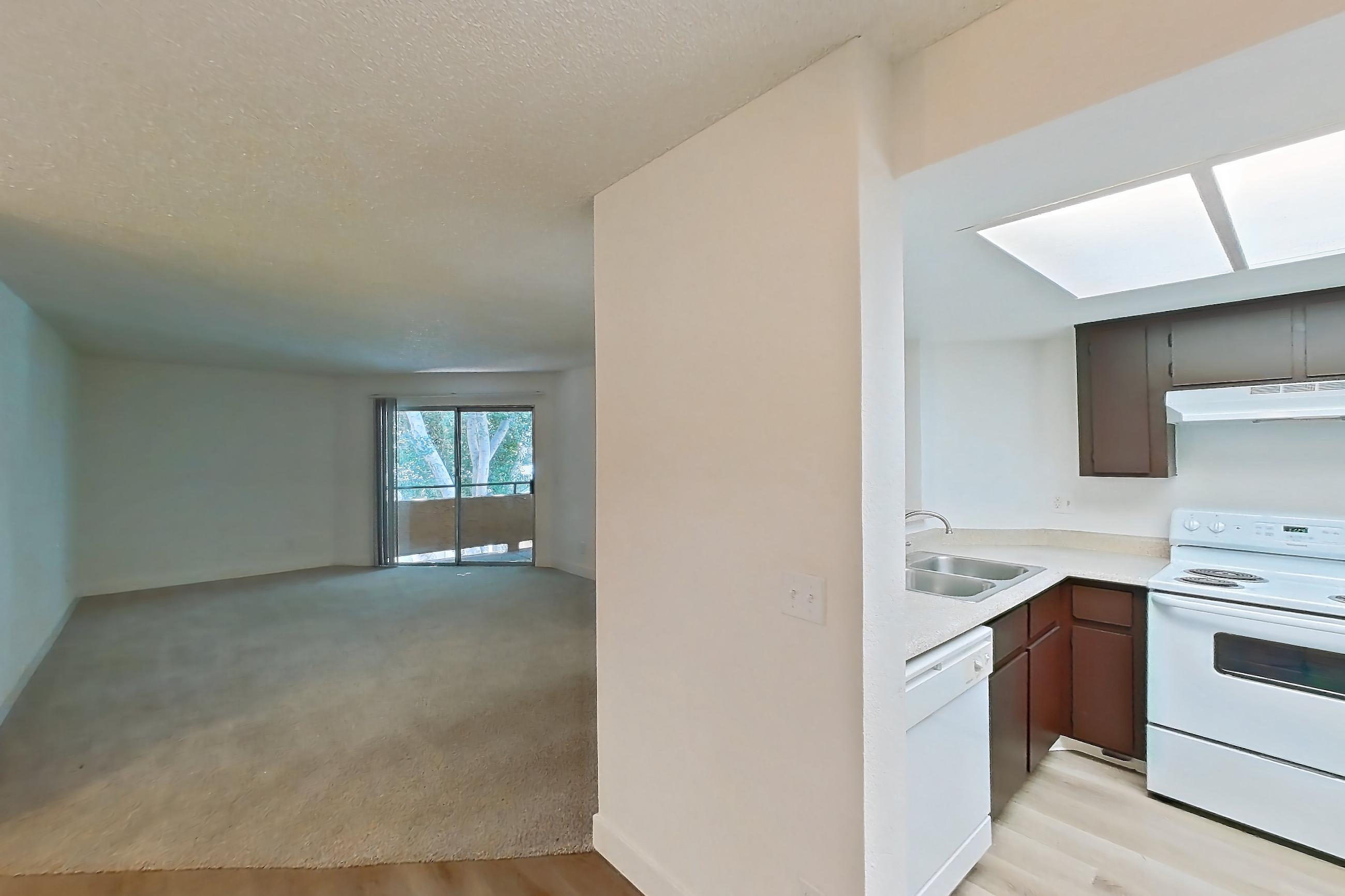 Dining room in Apartment 3086 at Meadow Glen, 1A floor plan