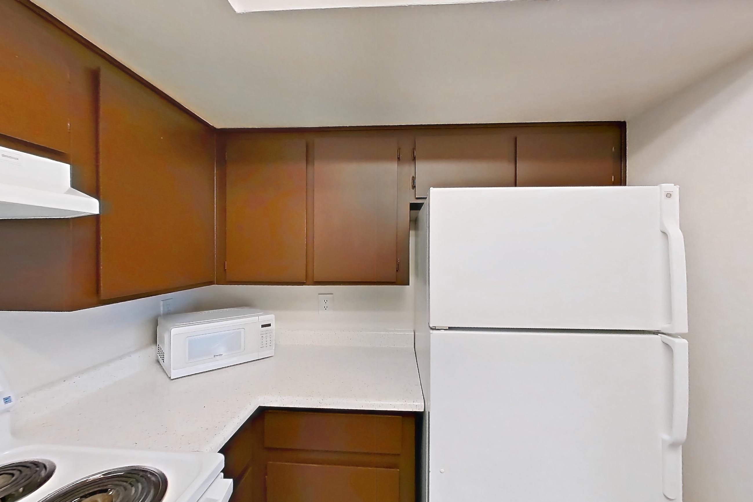Kitchen in Apartment 1088 at Meadow Glen, 2B floor plan