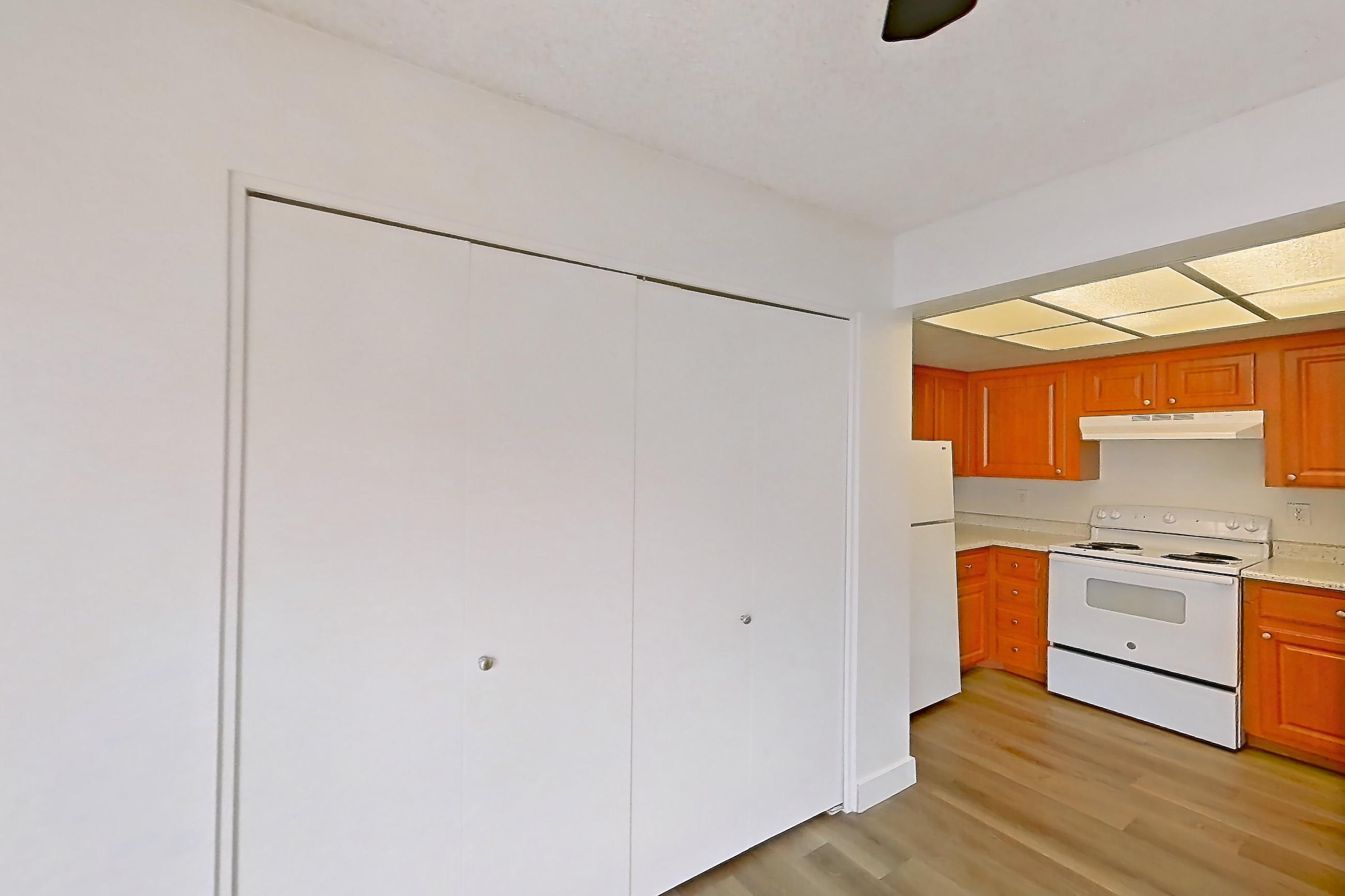 DINING ROOM (representative of this floor plan)