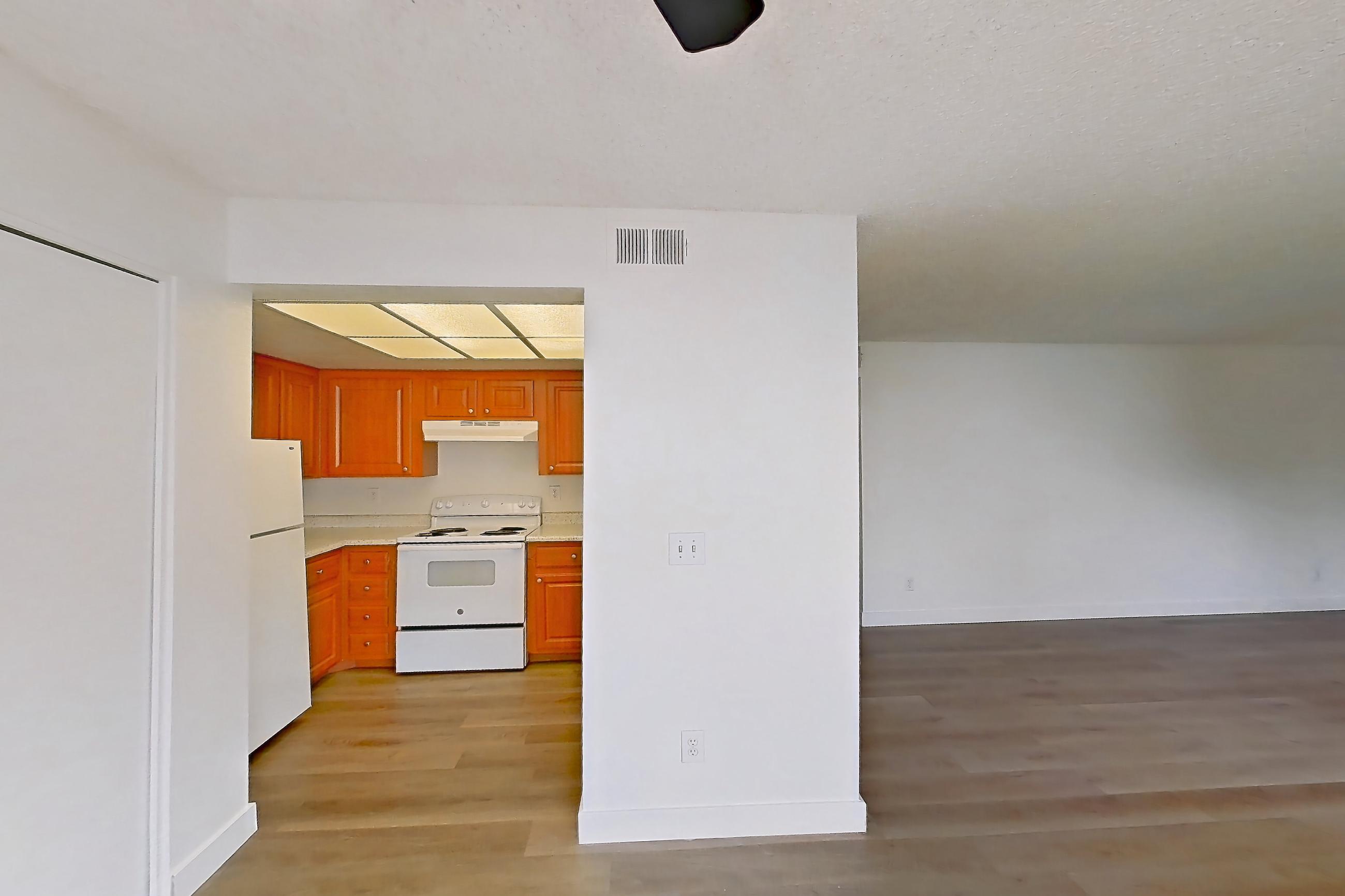 DINING ROOM (representative of this floor plan)