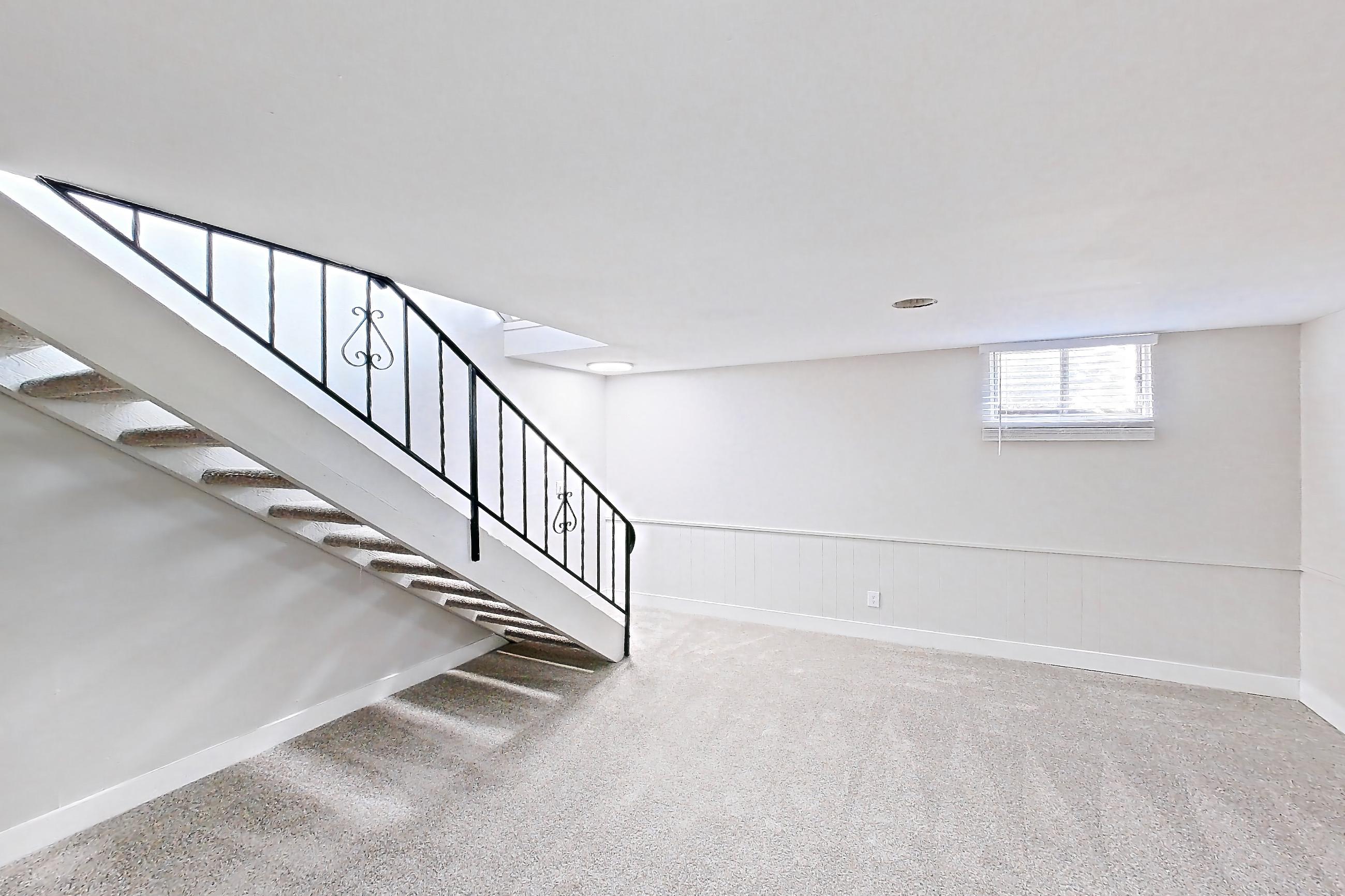 LOWER LIVING SPACE