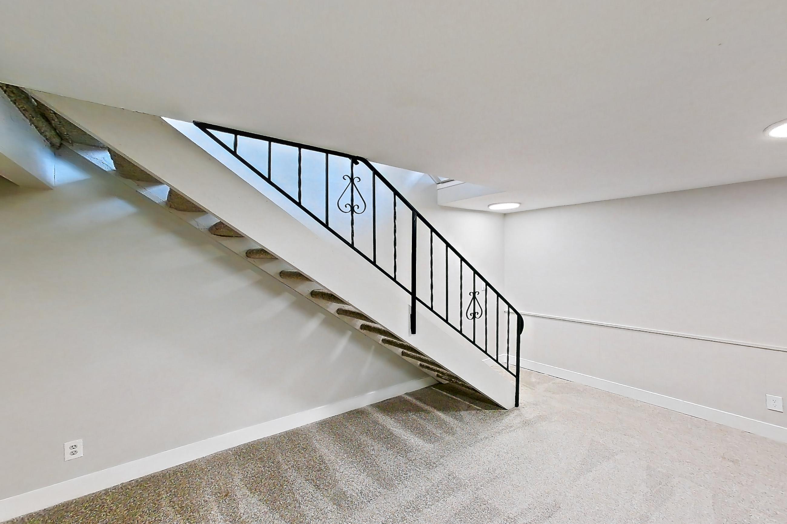 LOWER LIVING SPACE