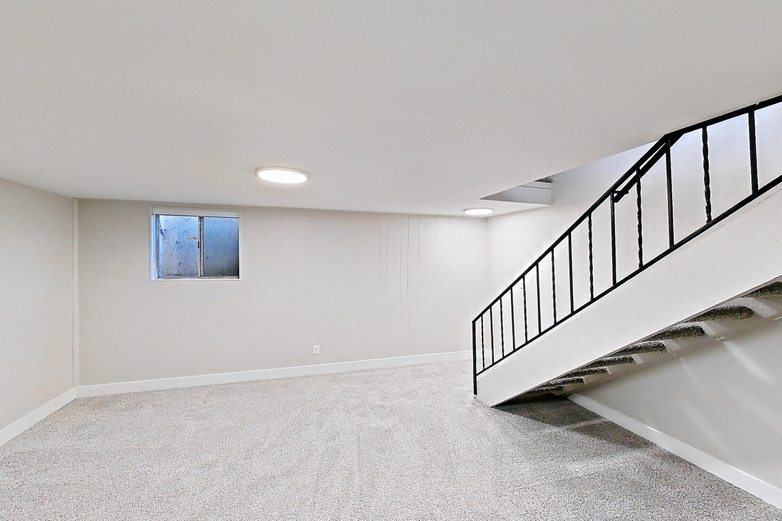 LOWER LIVING SPACE