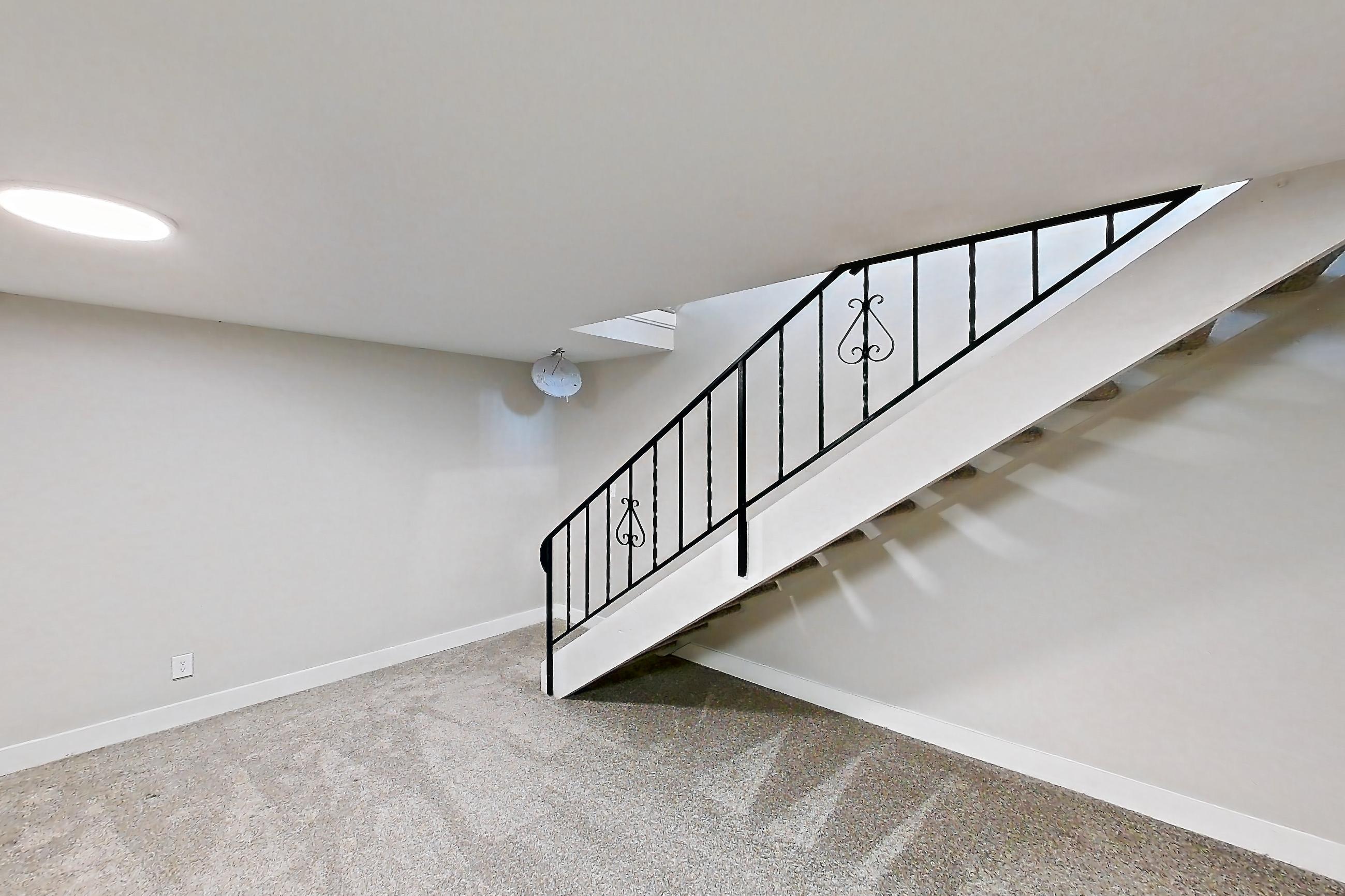 LOWER LIVING SPACE