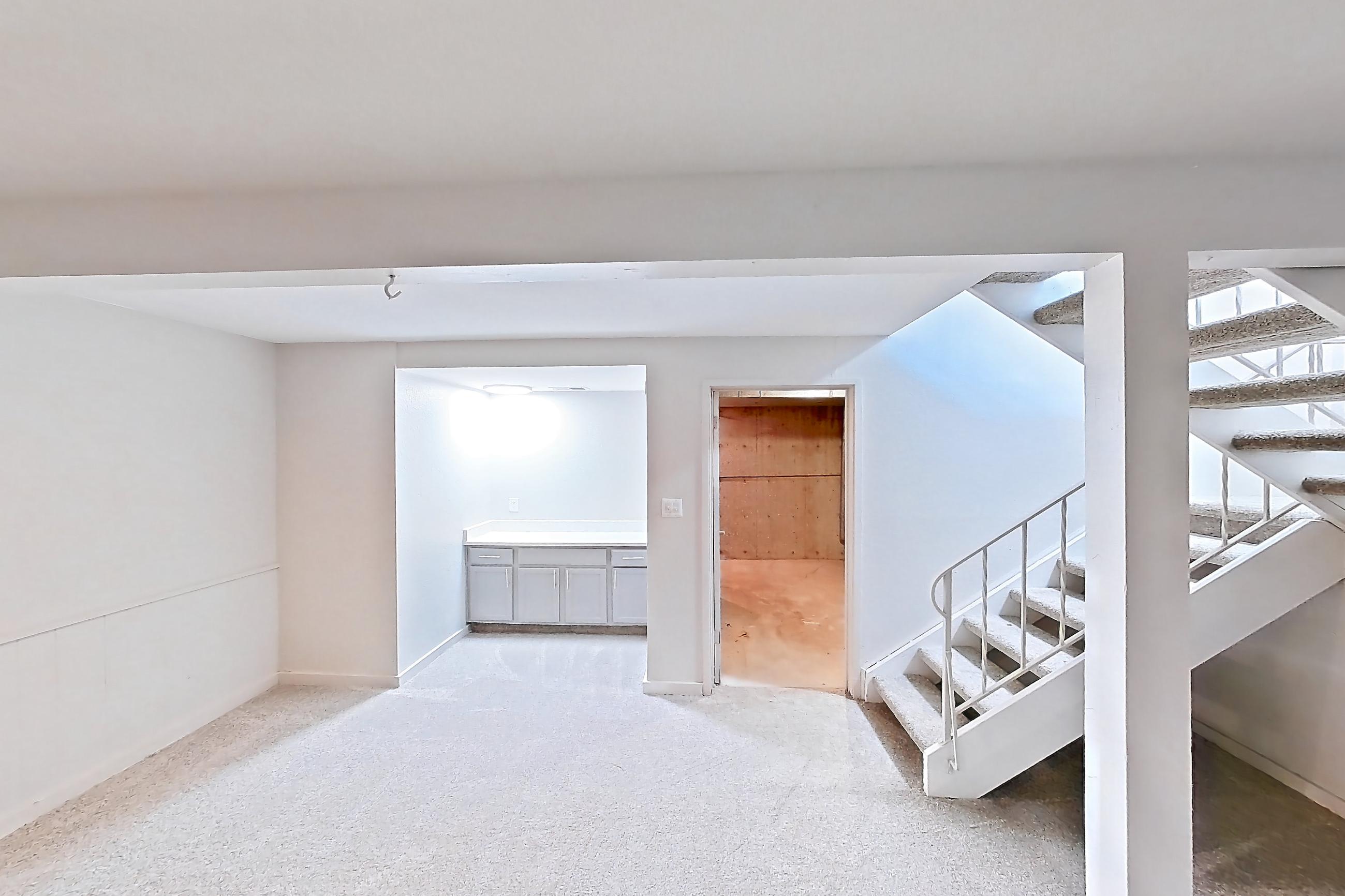 LOWER LIVING SPACE