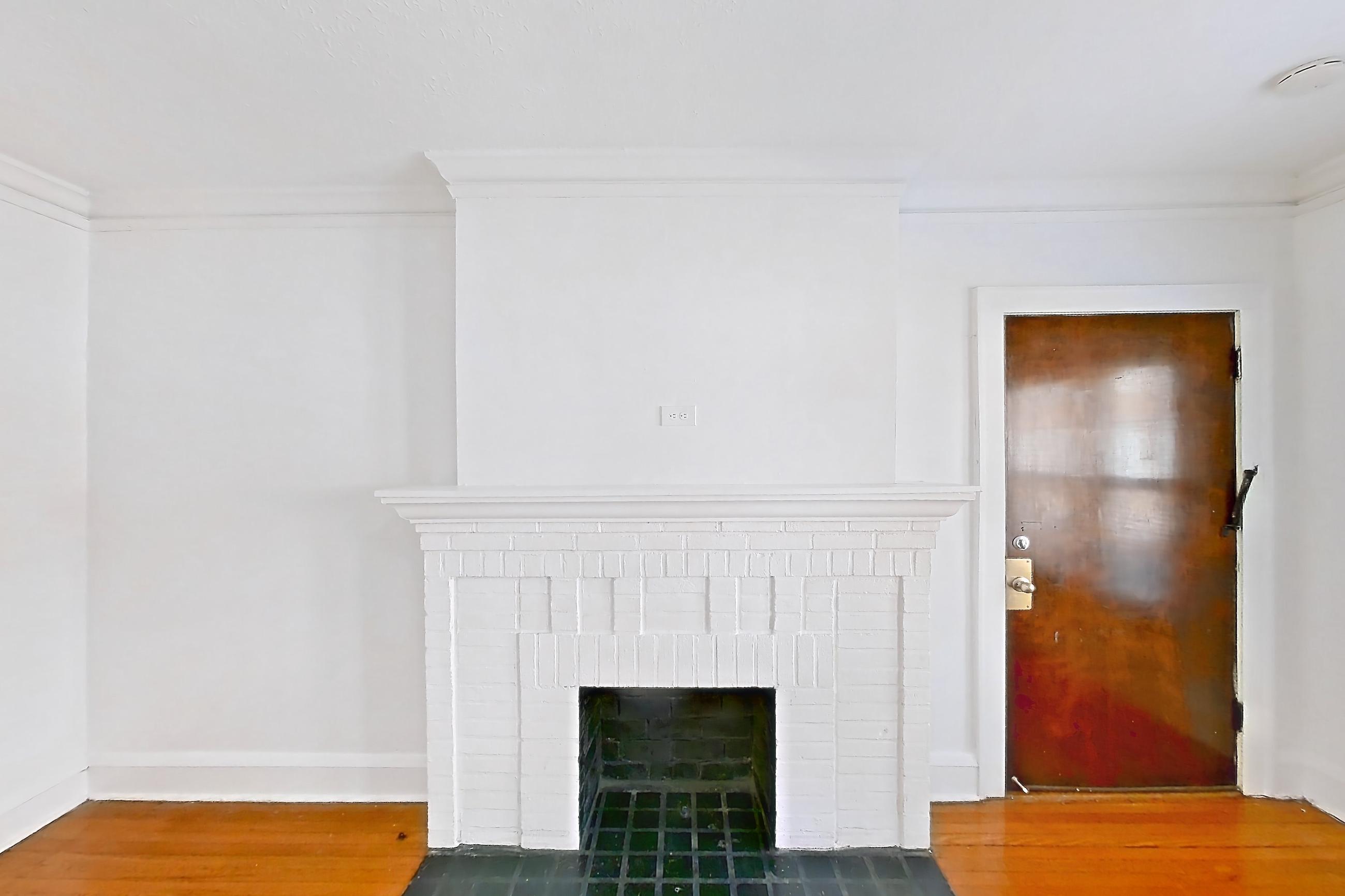 LIVING ROOM (representative of this floor plan)