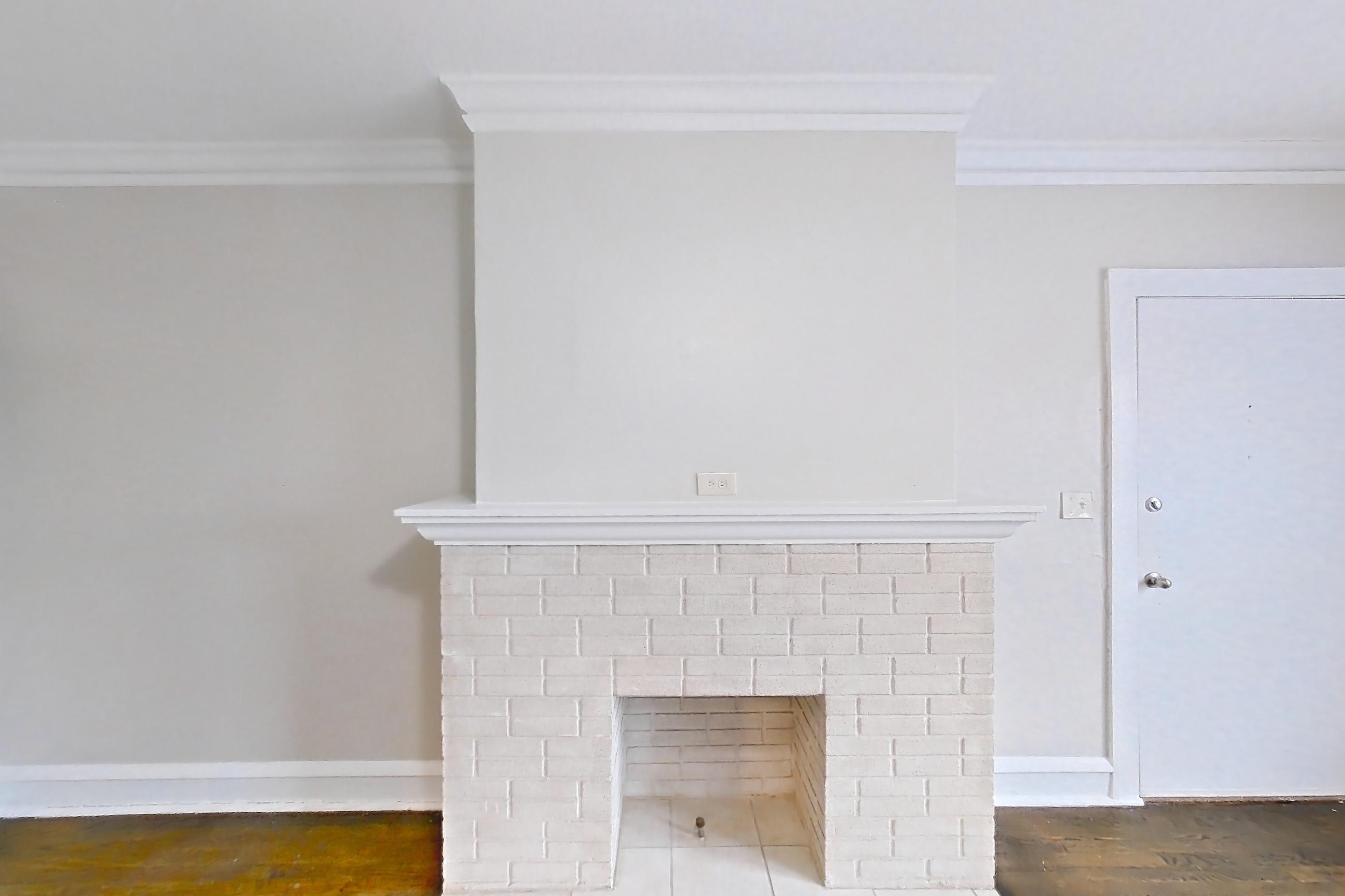 LIVING ROOM (representative of this floor plan)