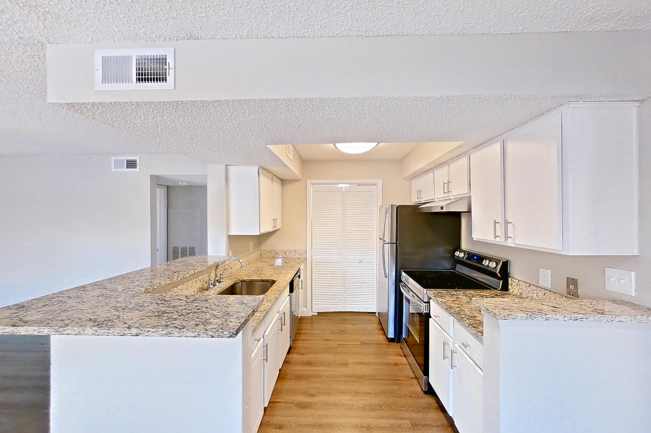 KITCHEN ENTRYWAY