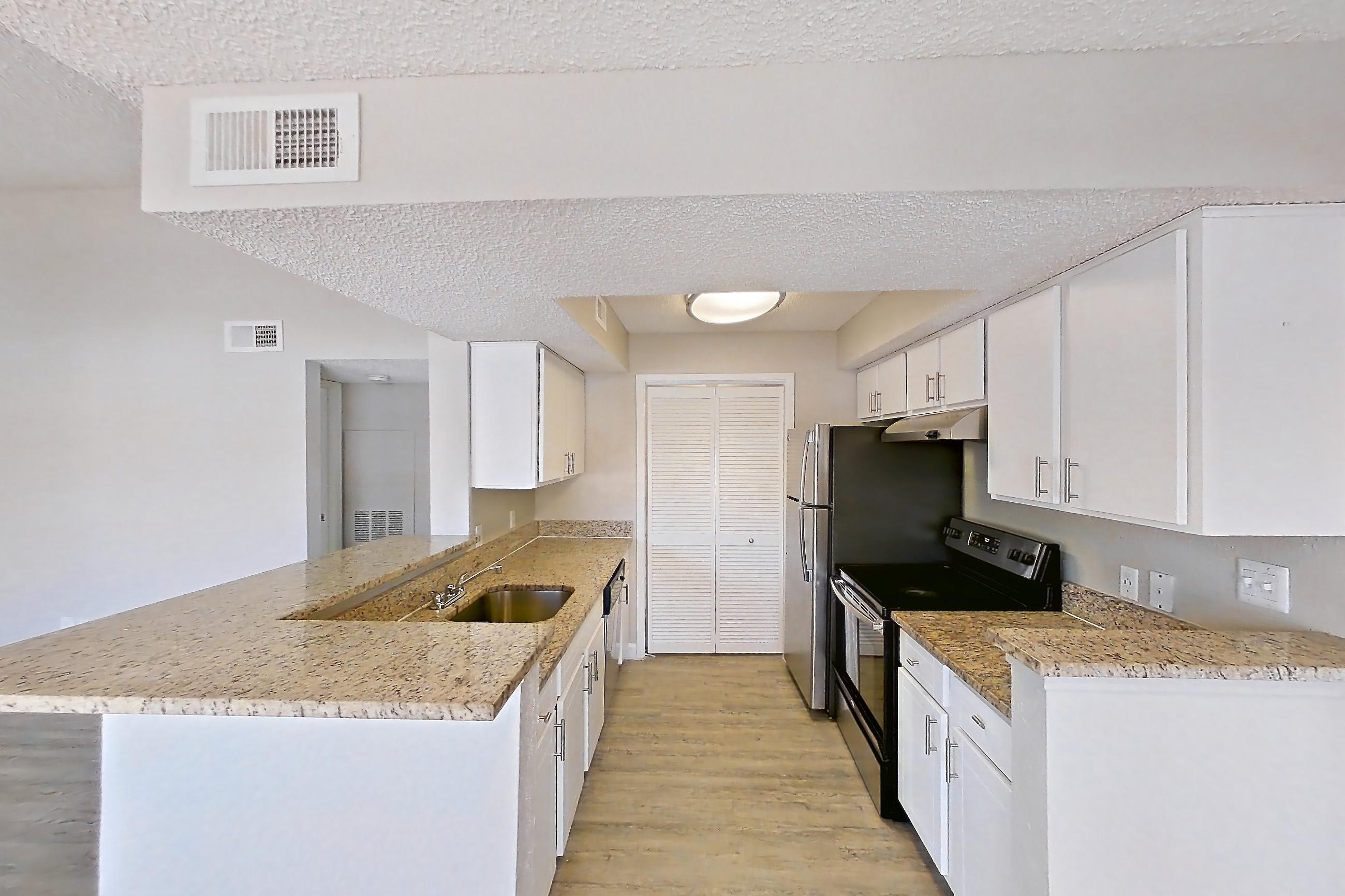 KITCHEN ENTRYWAY