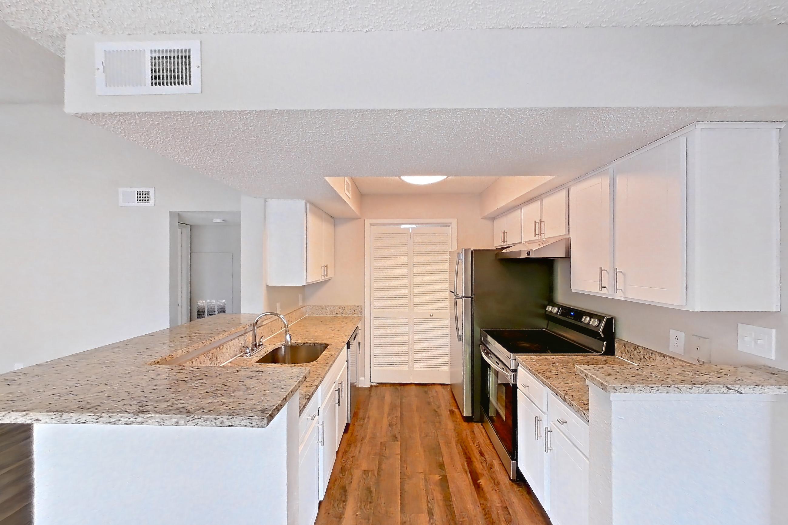 KITCHEN ENTRYWAY