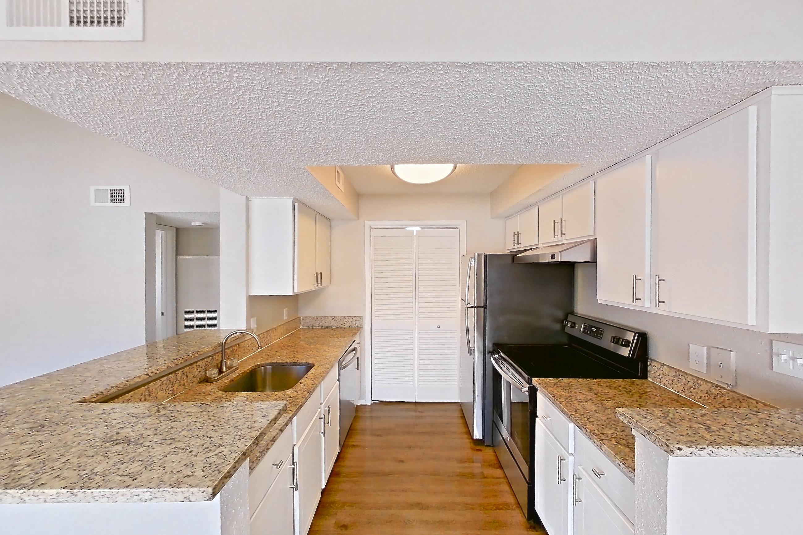 KITCHEN ENTRYWAY