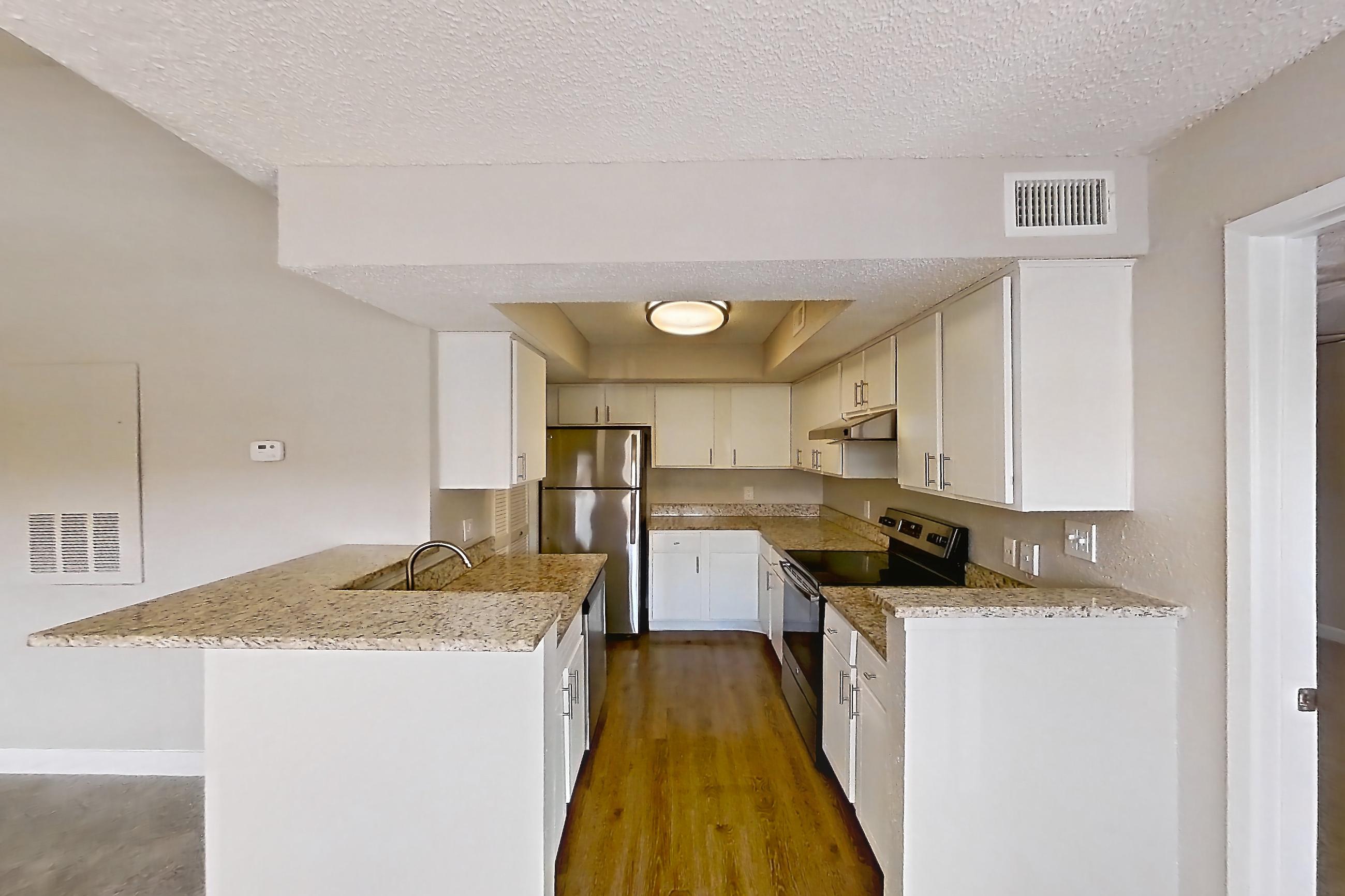 KITCHEN ENTRYWAY