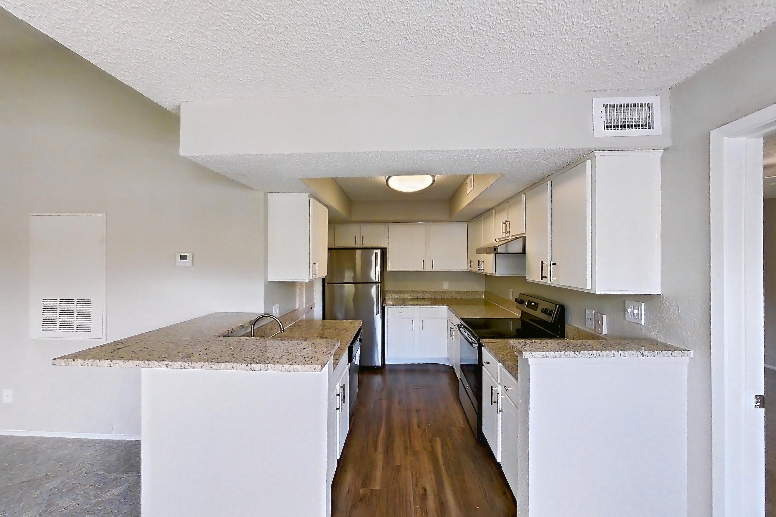 KITCHEN ENTRYWAY