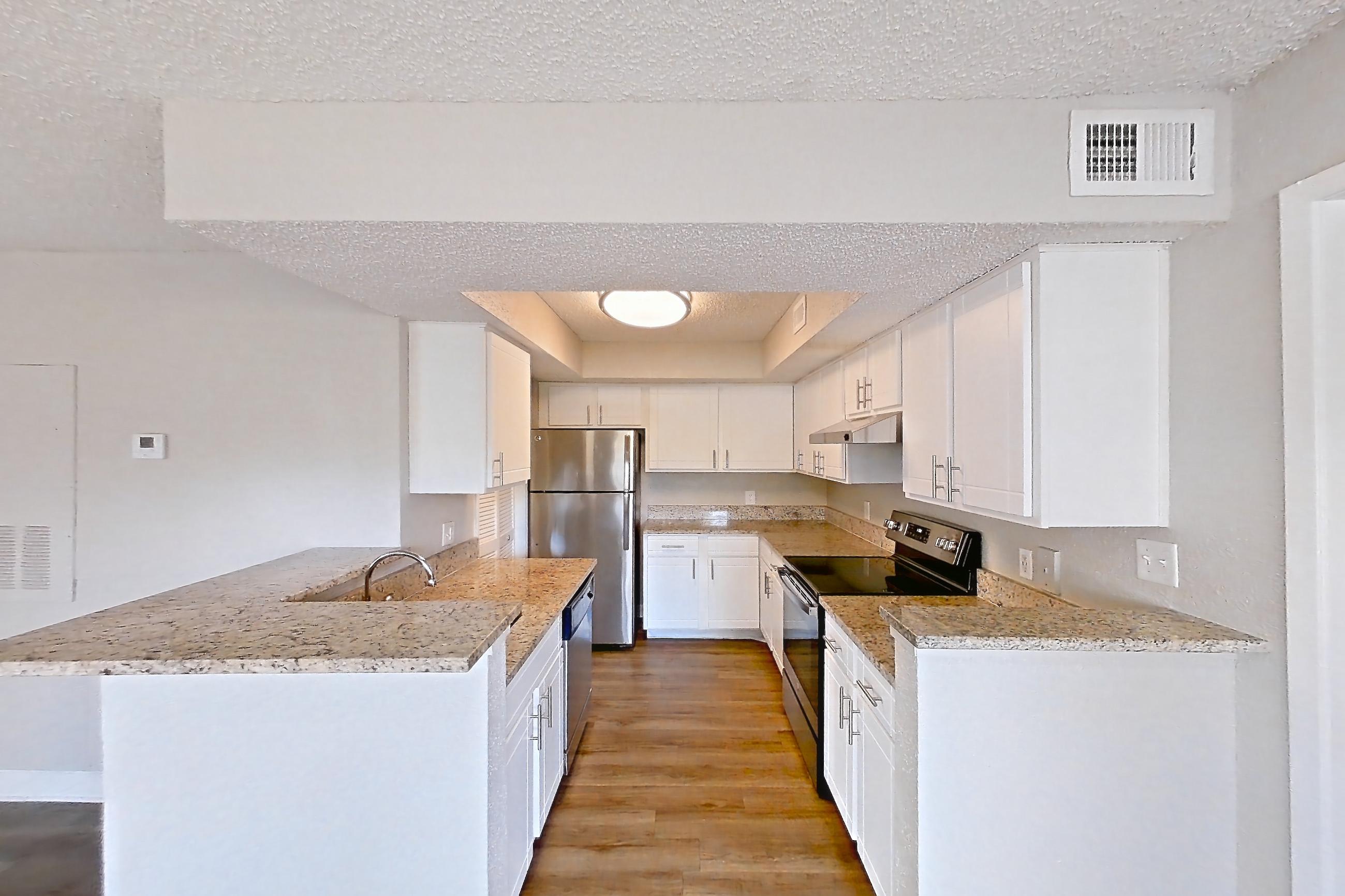 KITCHEN ENTRYWAY