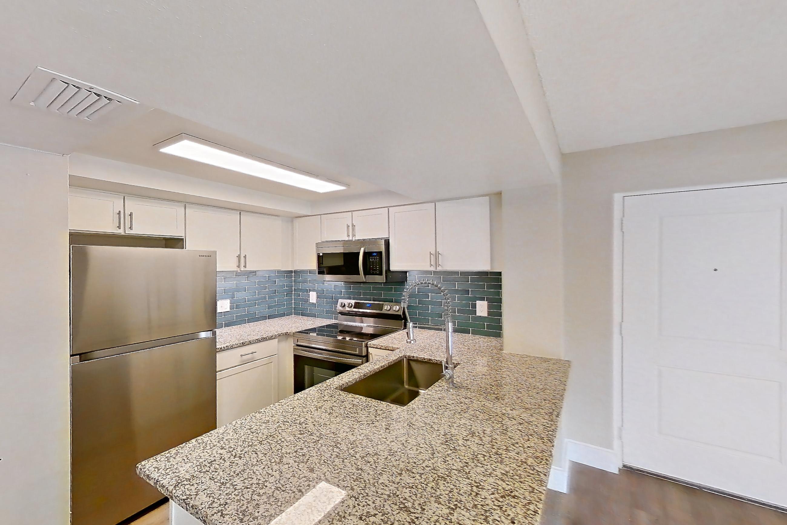 KITCHEN ENTRYWAY