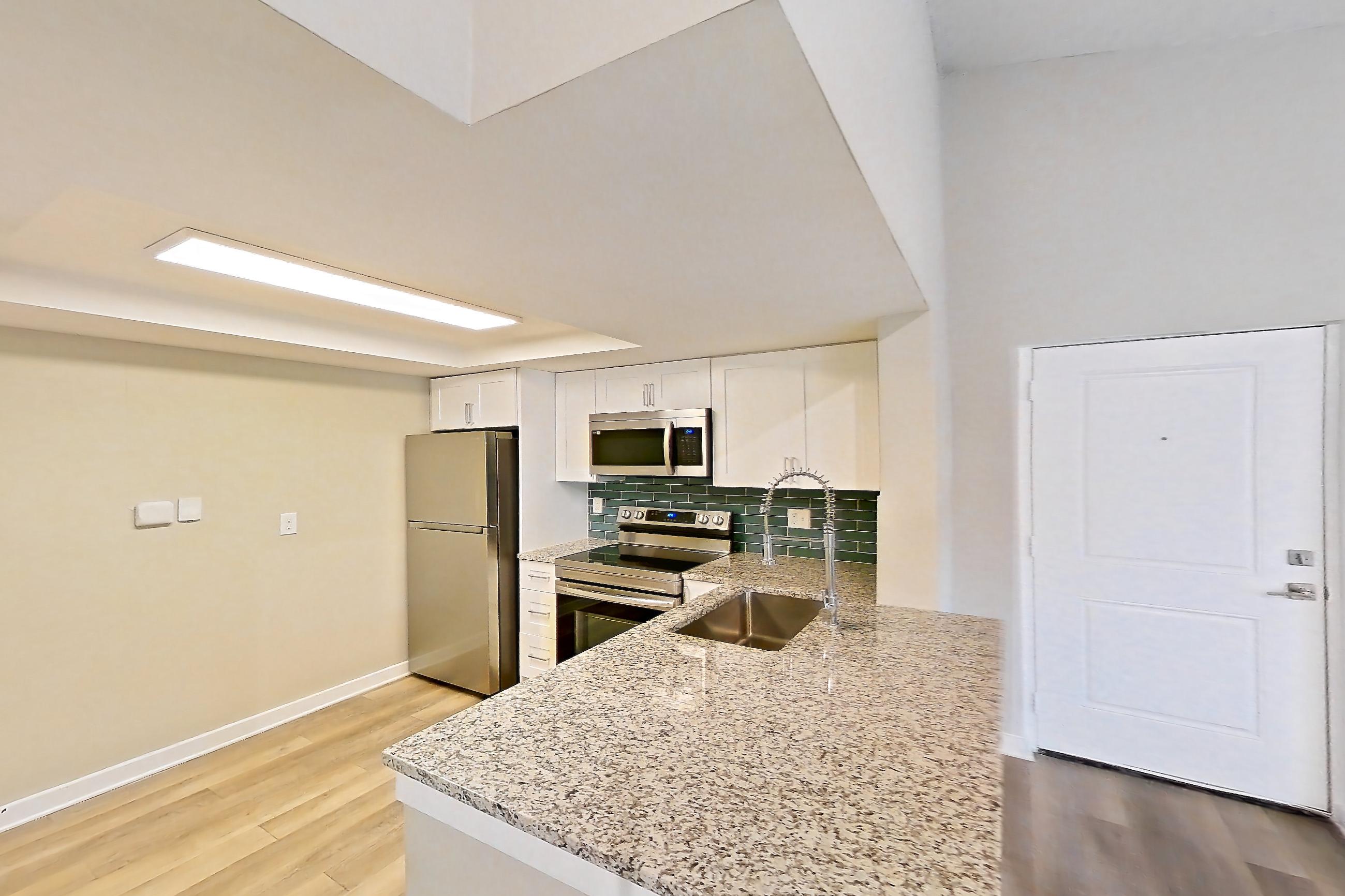 KITCHEN ENTRYWAY