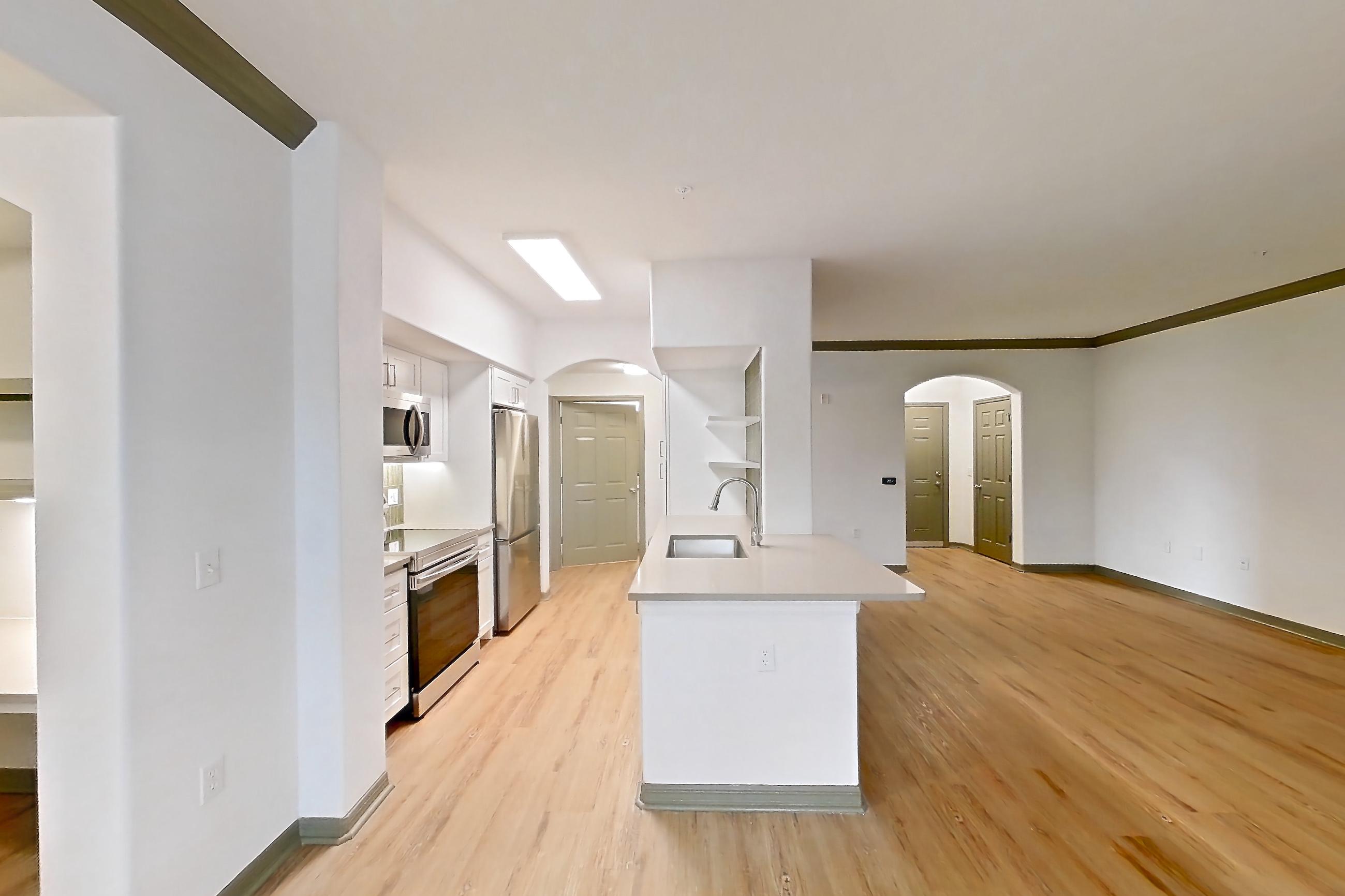 Dining room, Apartment 11212 at Cortland Lakecrest