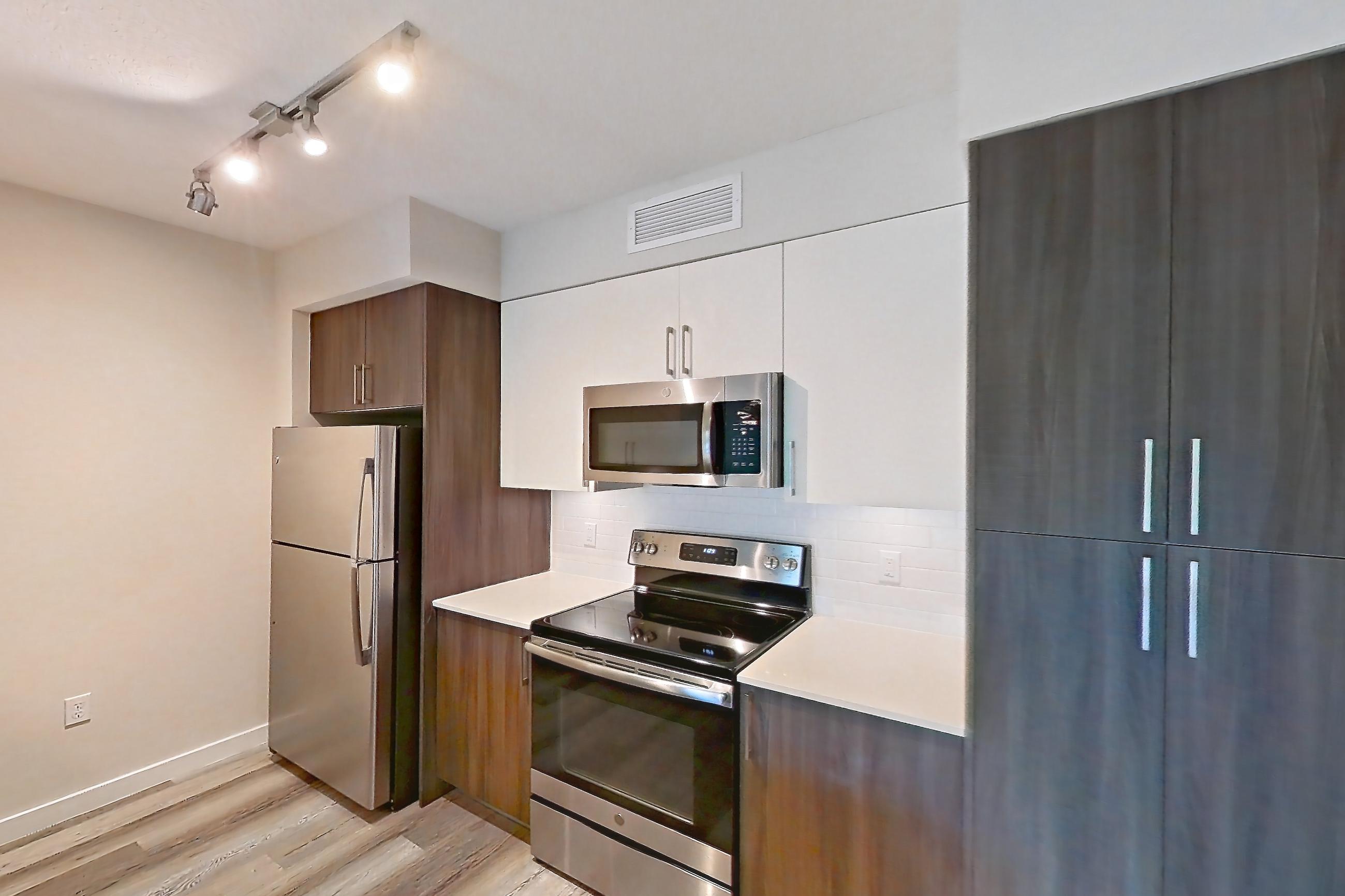 KITCHEN ENTRYWAY