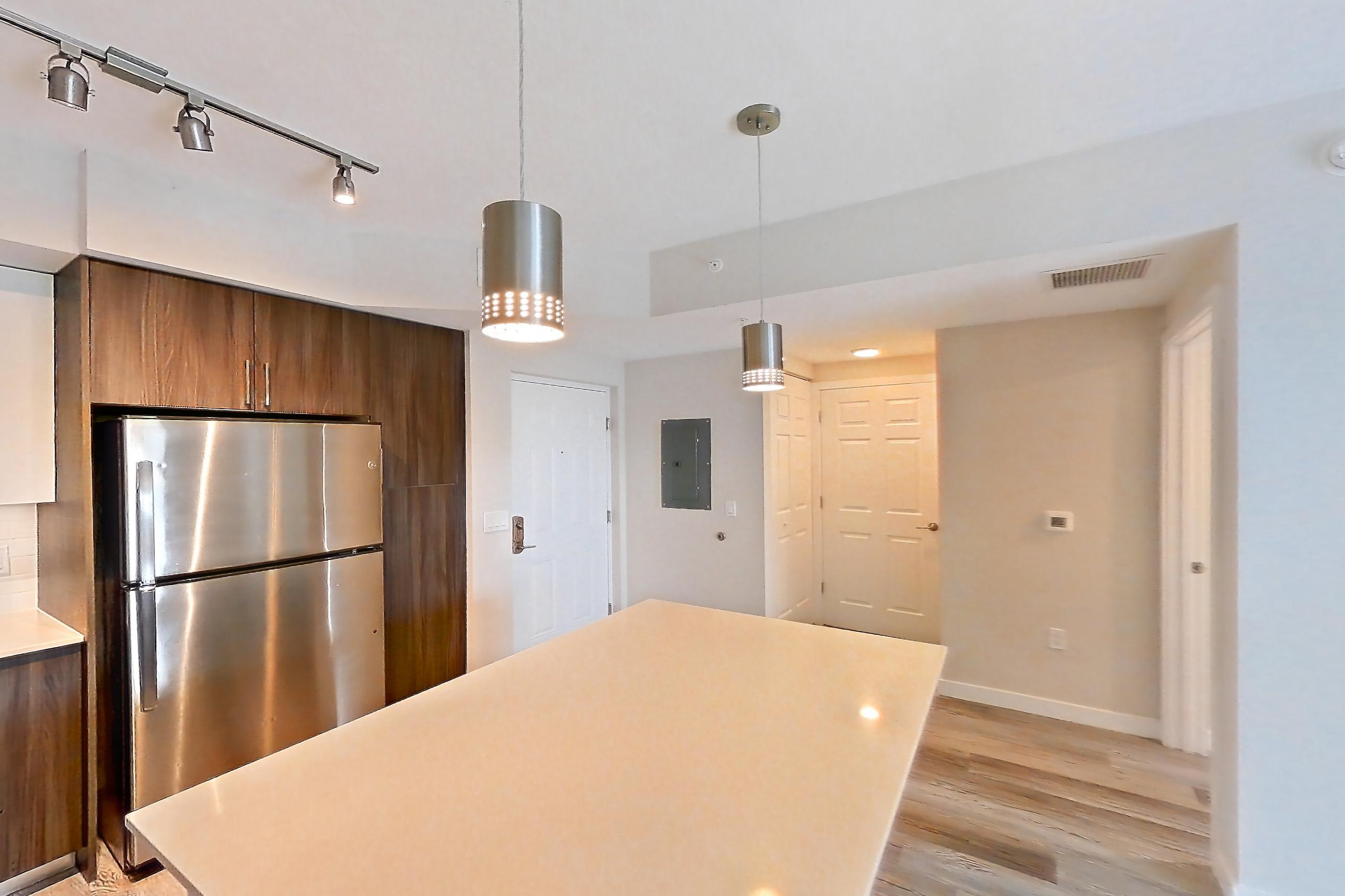 KITCHEN ISLAND CORNER 2