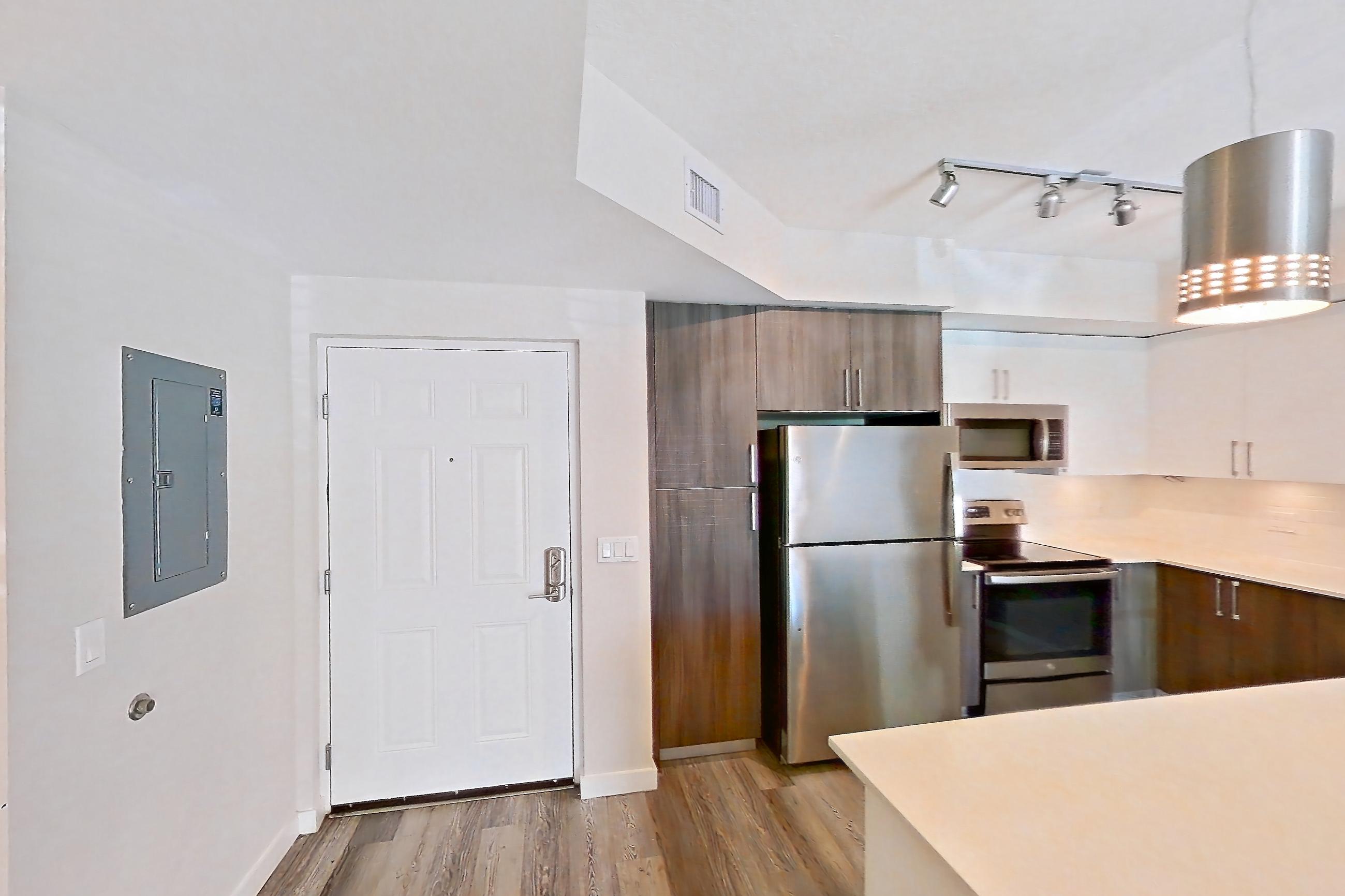 KITCHEN ISLAND CORNER 1