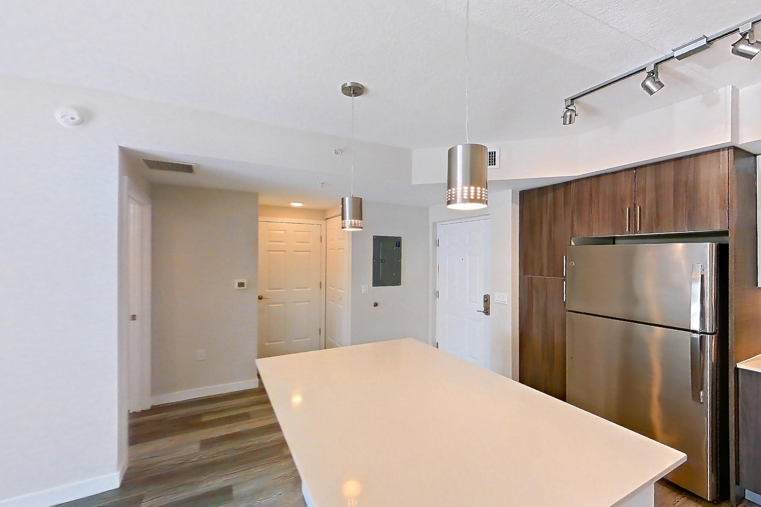 KITCHEN ISLAND CORNER 2