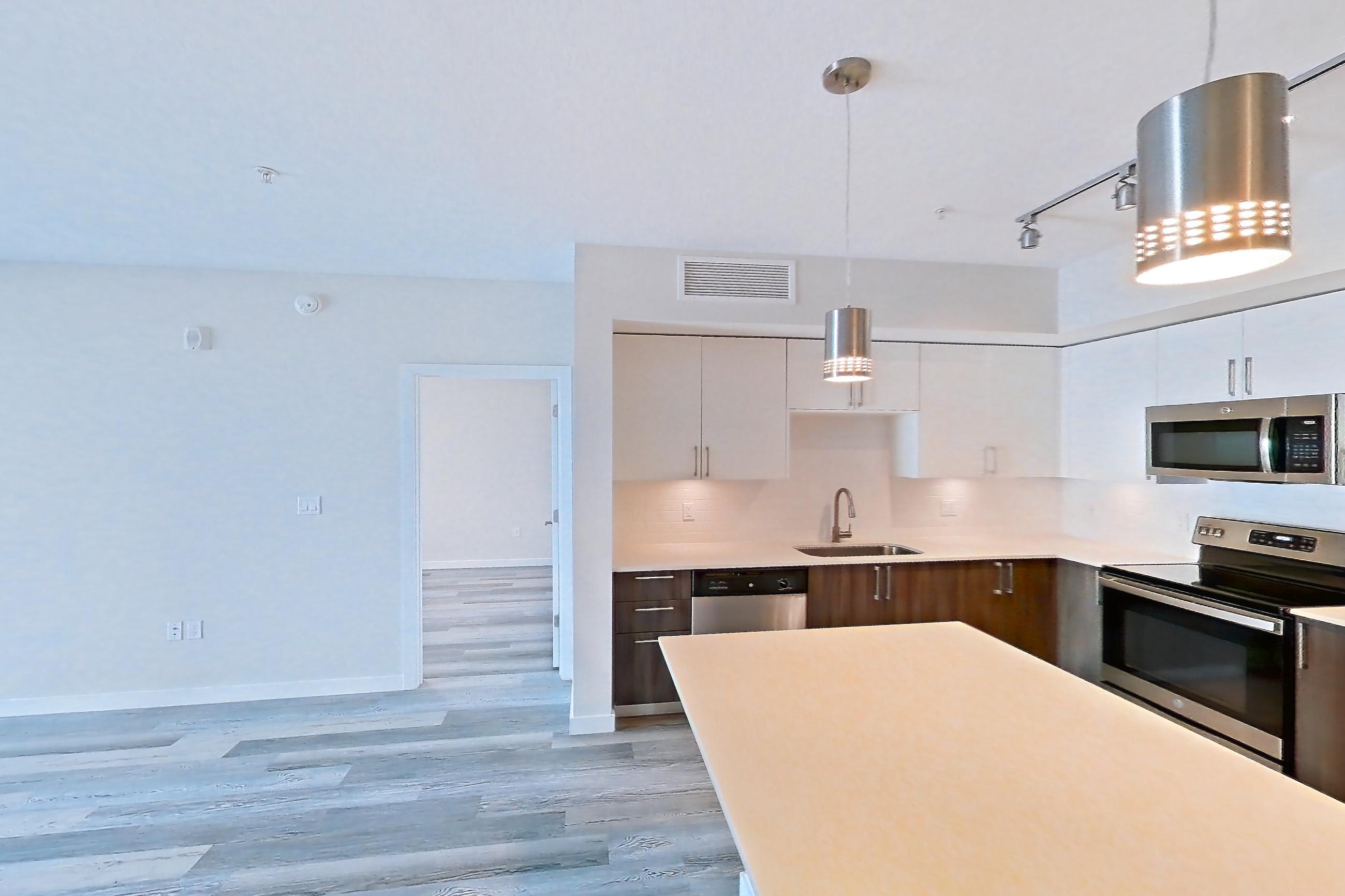 KITCHEN ISLAND CORNER 1