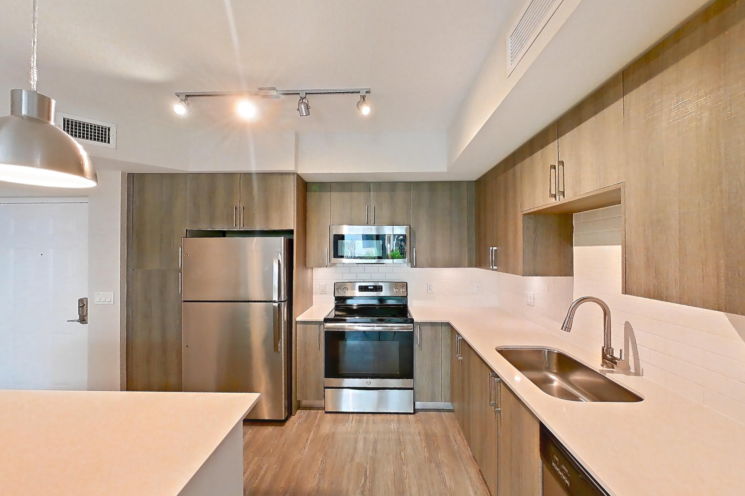 KITCHEN ISLAND CORNER 2